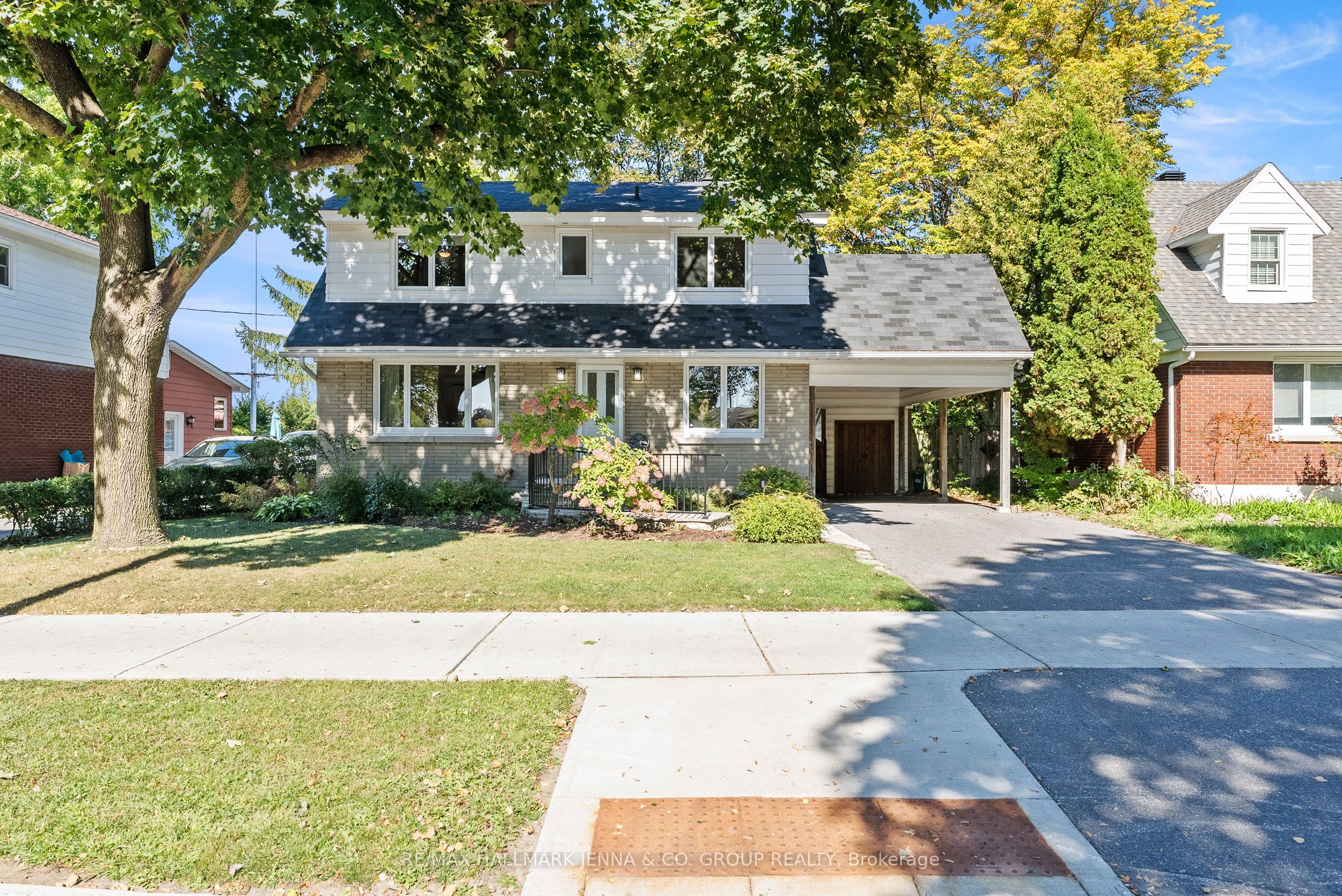 2129 Belair Drive Property Photo 1