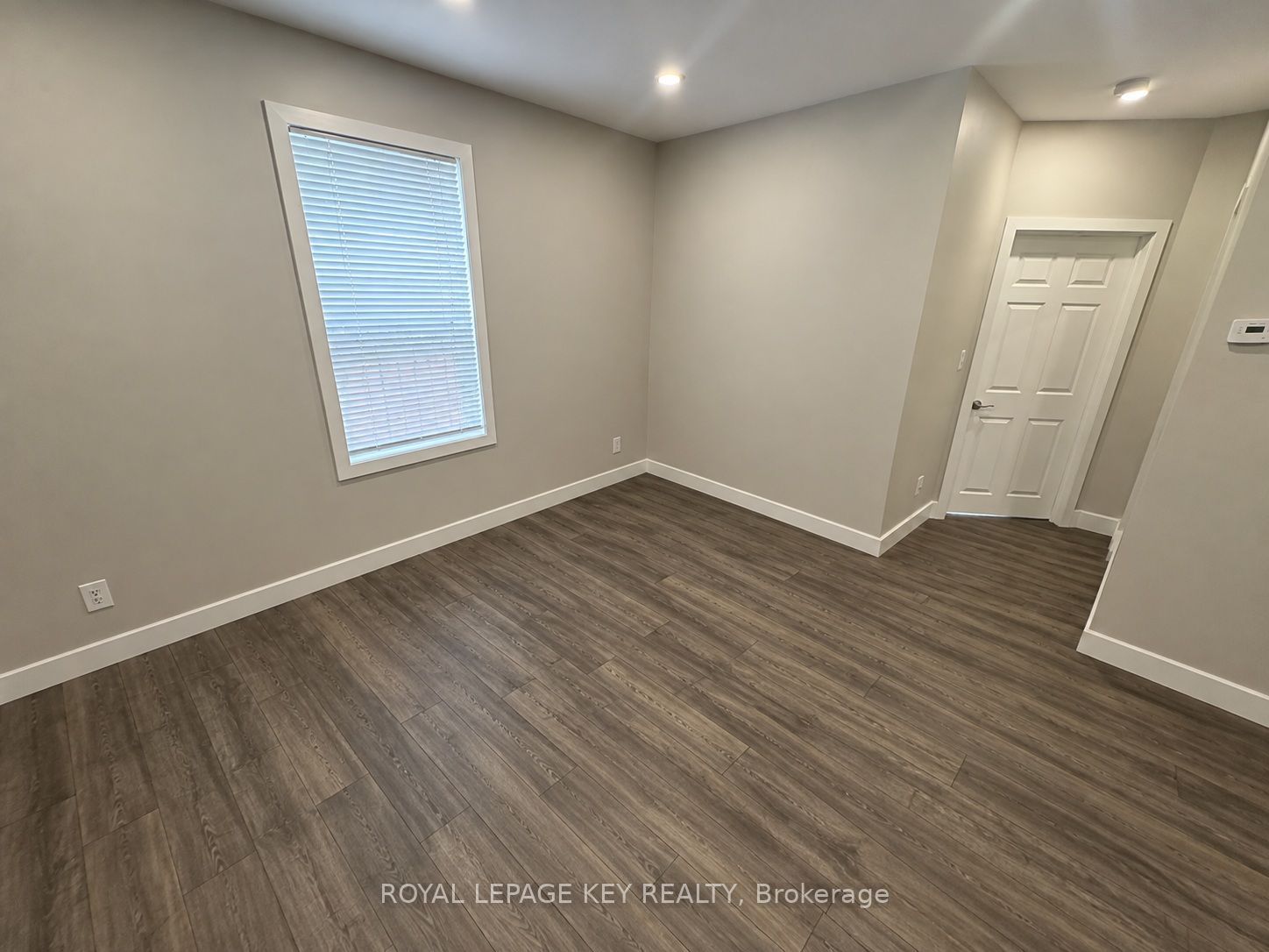 404 Russell Street S Property Photo 10