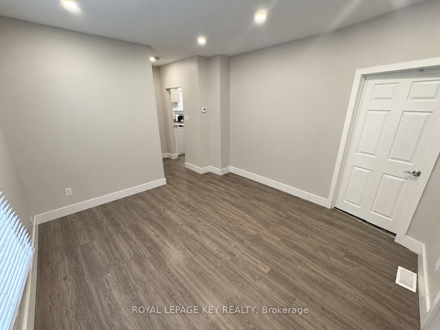 404 Russell Street S Property Photo 11