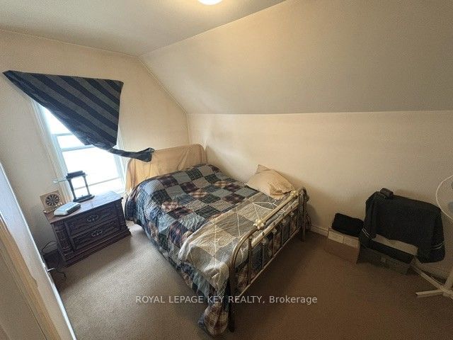 404 Russell Street S Property Photo 17