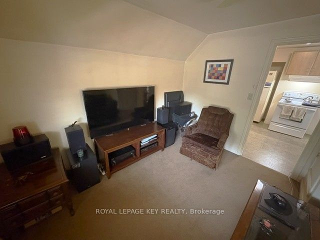 404 Russell Street S Property Photo 19