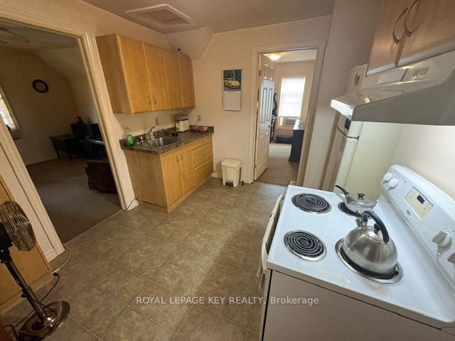 404 Russell Street S Property Photo 21