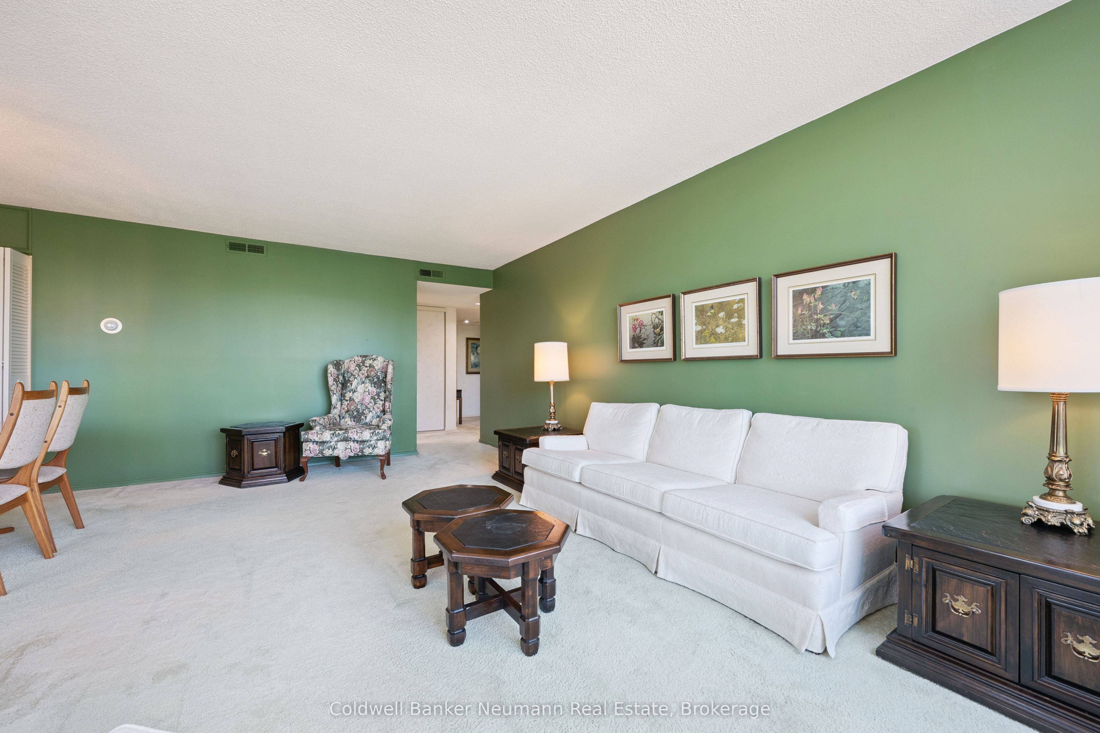23 Woodlawn Road E 305 Property Photo 11
