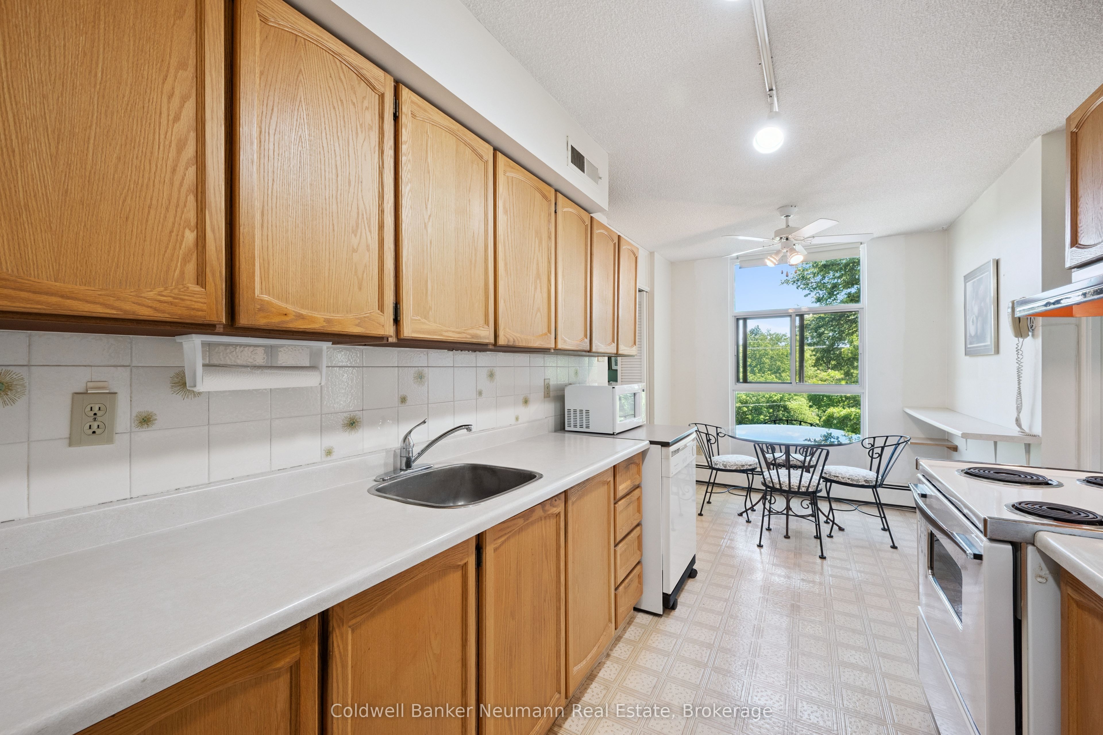 23 Woodlawn Road E 305 Property Photo 17