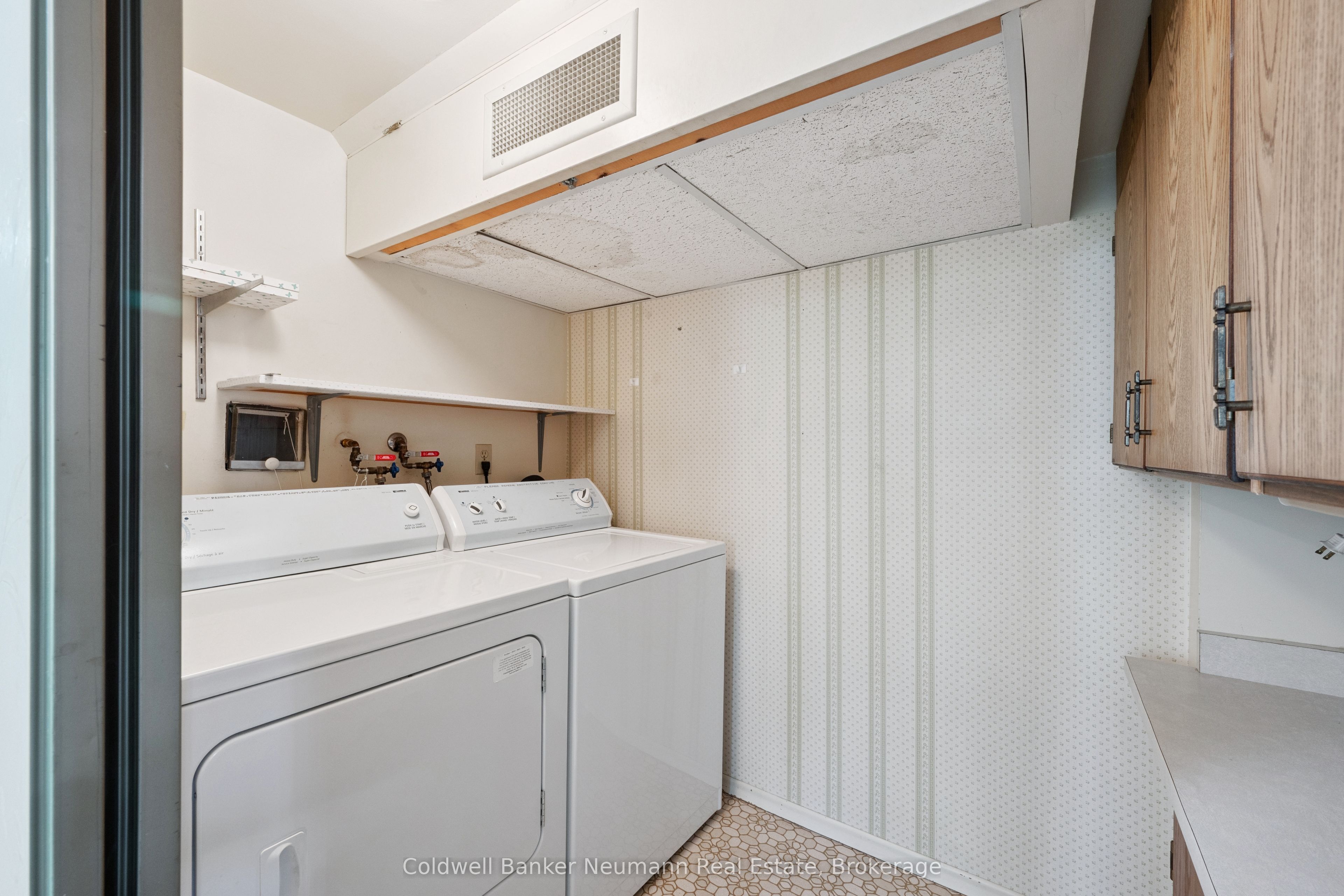 23 Woodlawn Road E 305 Property Photo 26