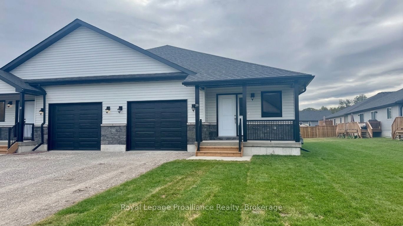48 Mackenzie John Crescent Property Photo 1