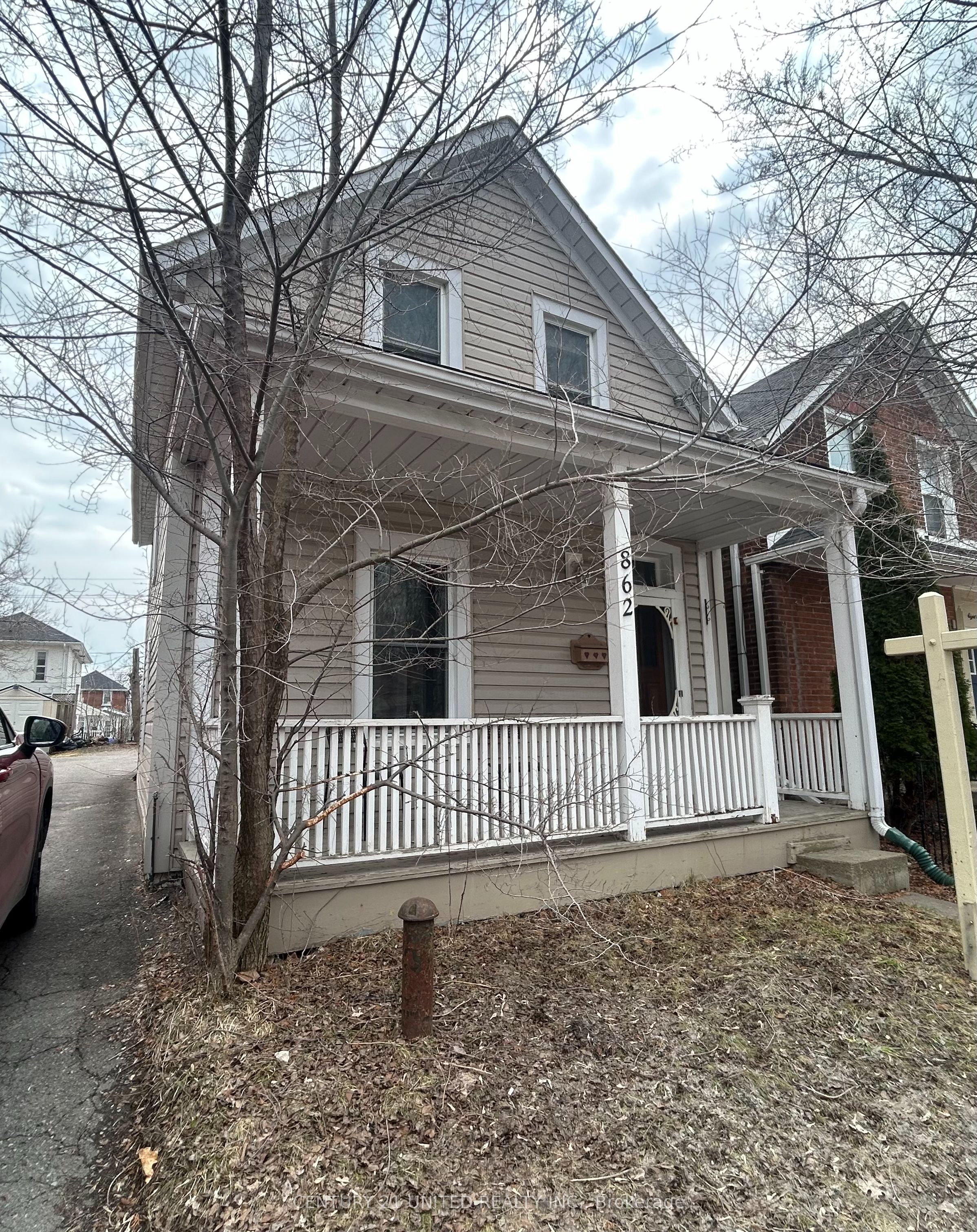 862 George Street N Property Photo 1
