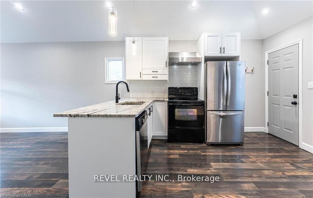 222 Kensington Avenue N Property Photo 12