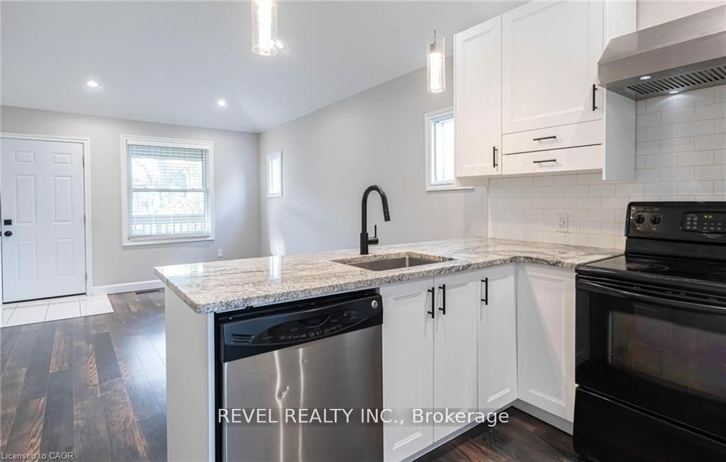 222 Kensington Avenue N Property Photo 15