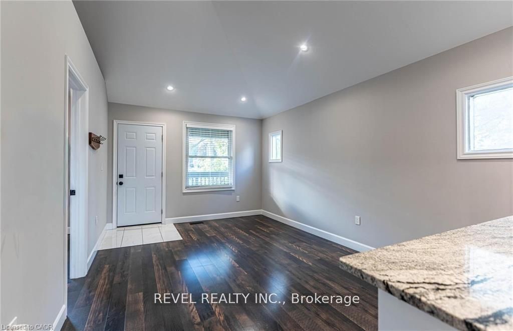 222 Kensington Avenue N Property Photo 19
