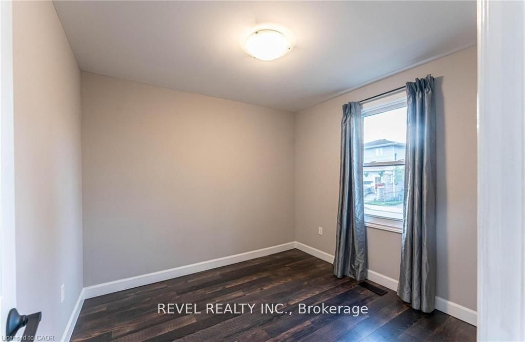 222 Kensington Avenue N Property Photo 26
