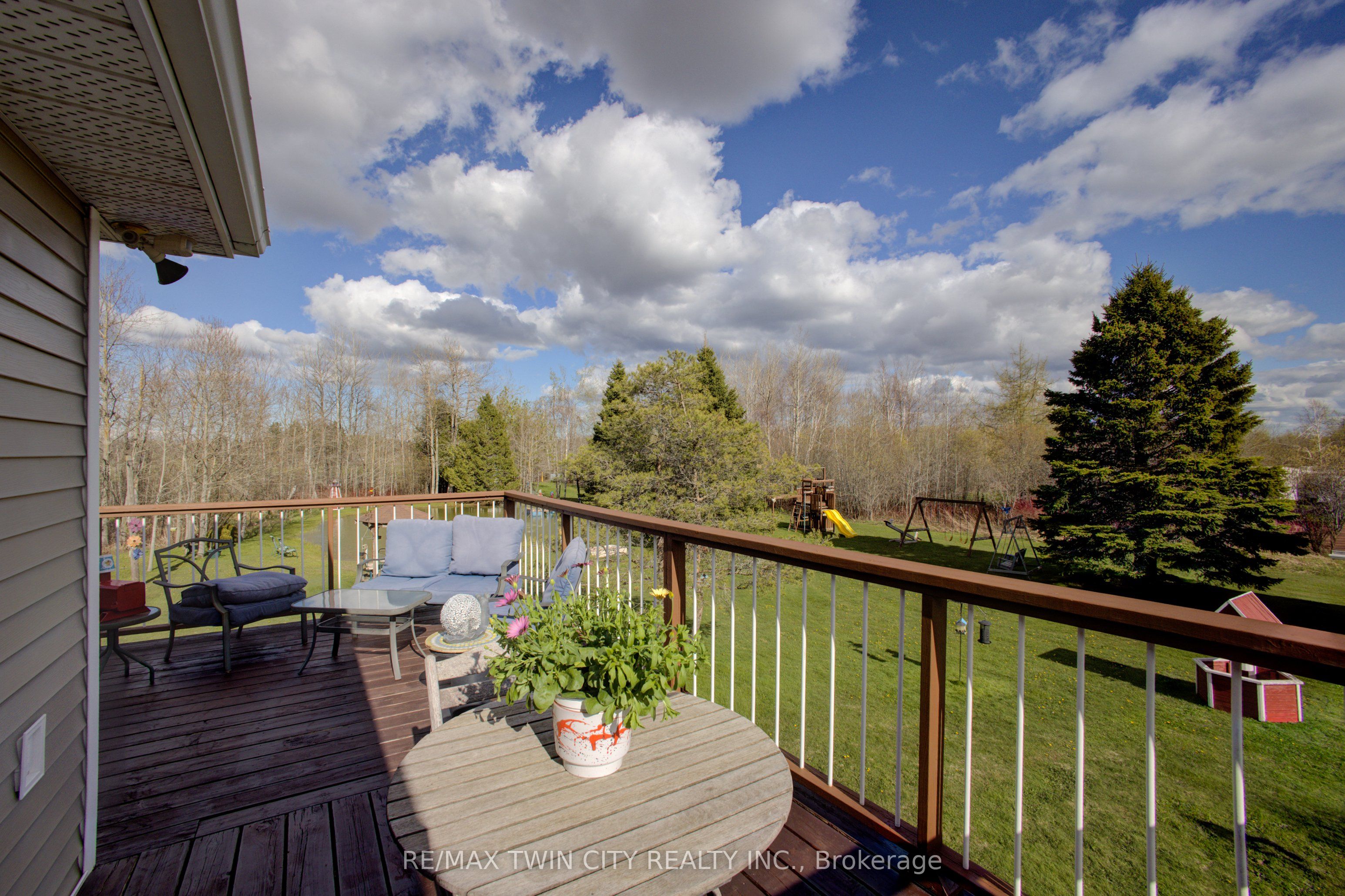 375729 6th Line Property Photo 27