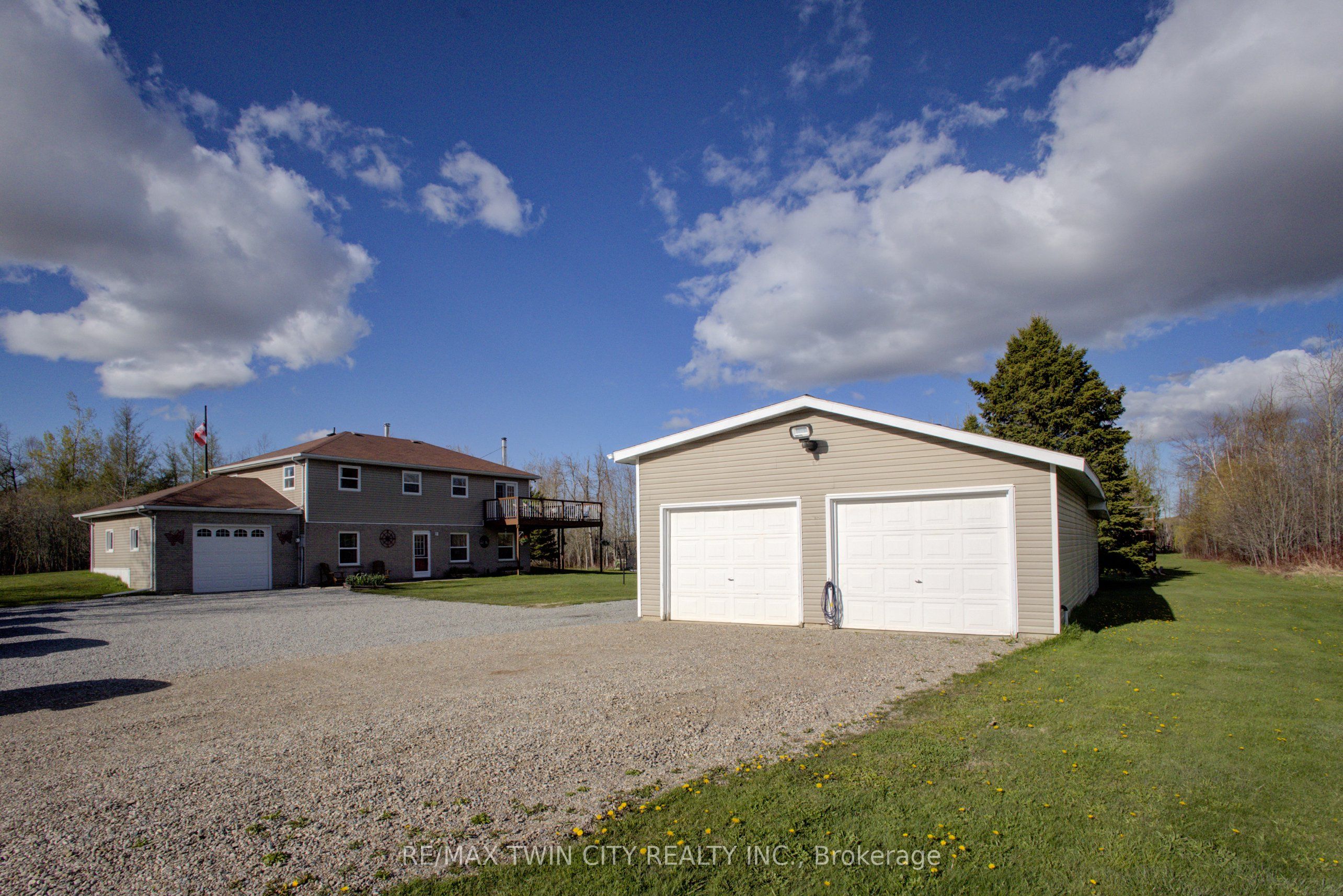 375729 6th Line Property Photo 34