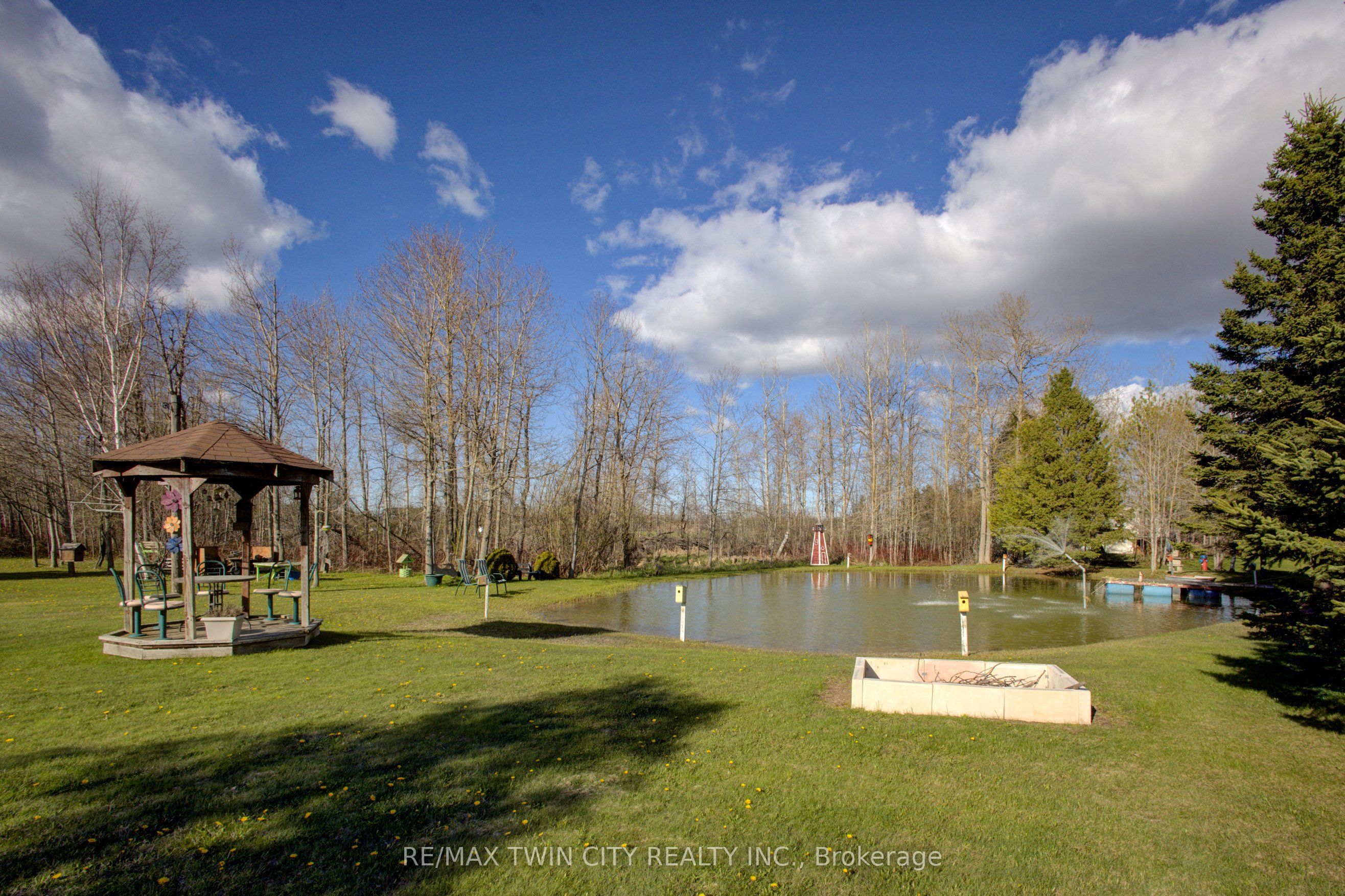 375729 6th Line Property Photo 38
