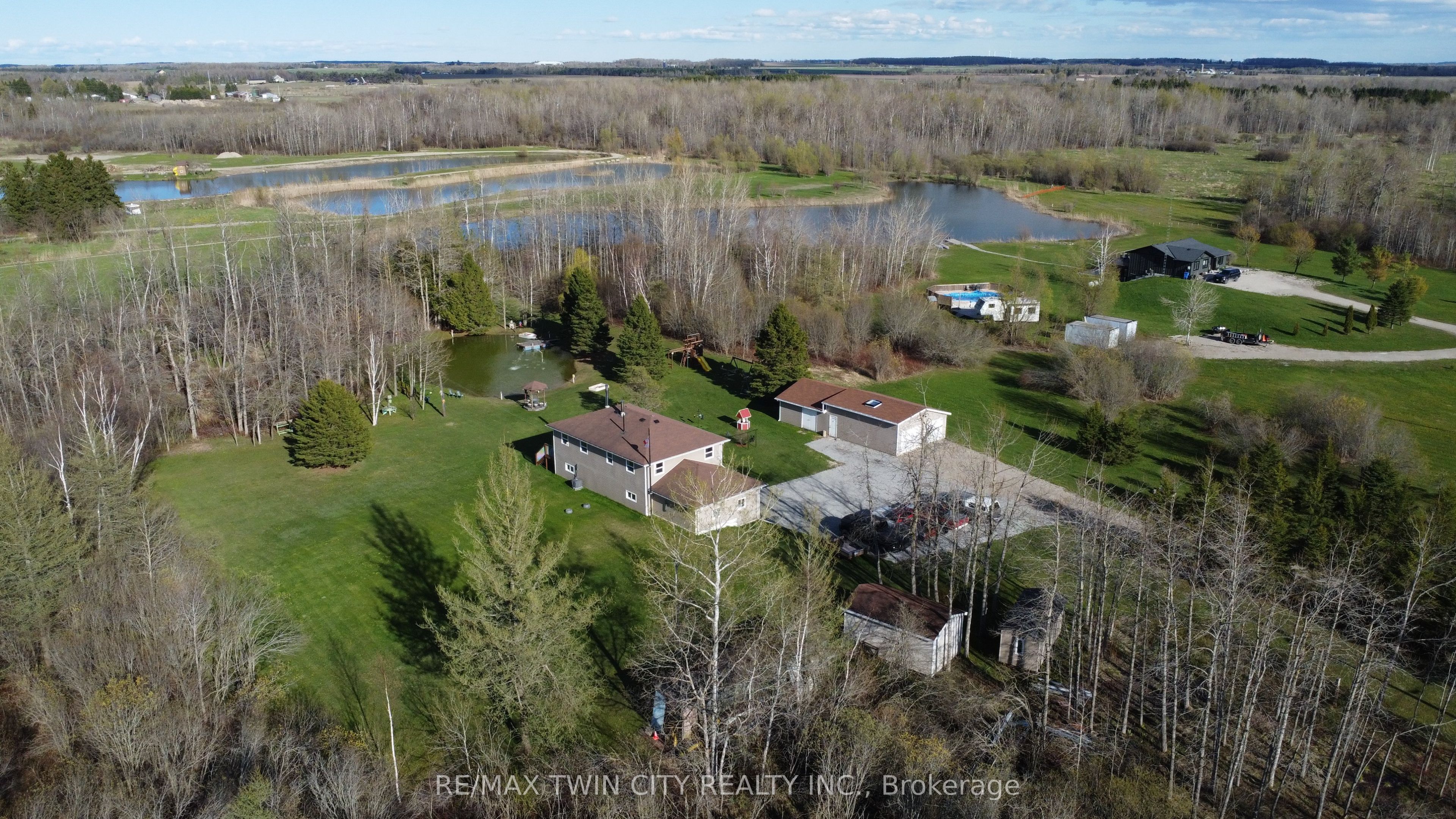 375729 6th Line Property Photo 45