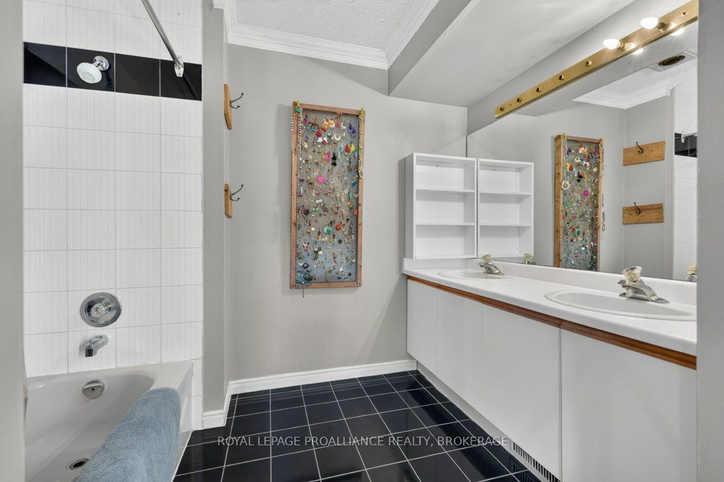 1 Place D'armes 39 Property Photo 19