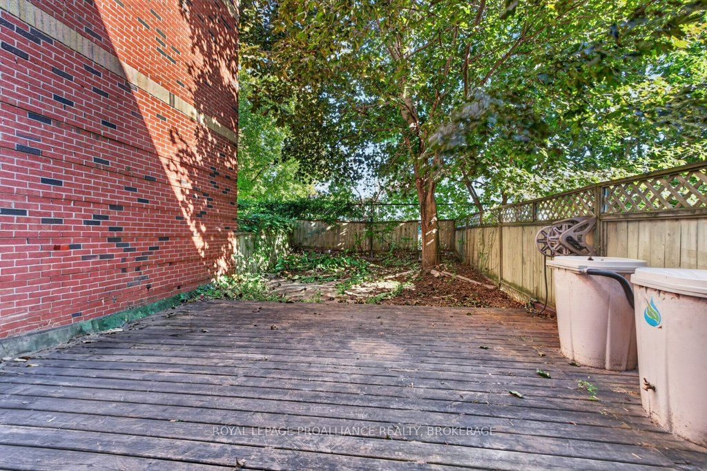 1 Place D'armes 39 Property Photo 31
