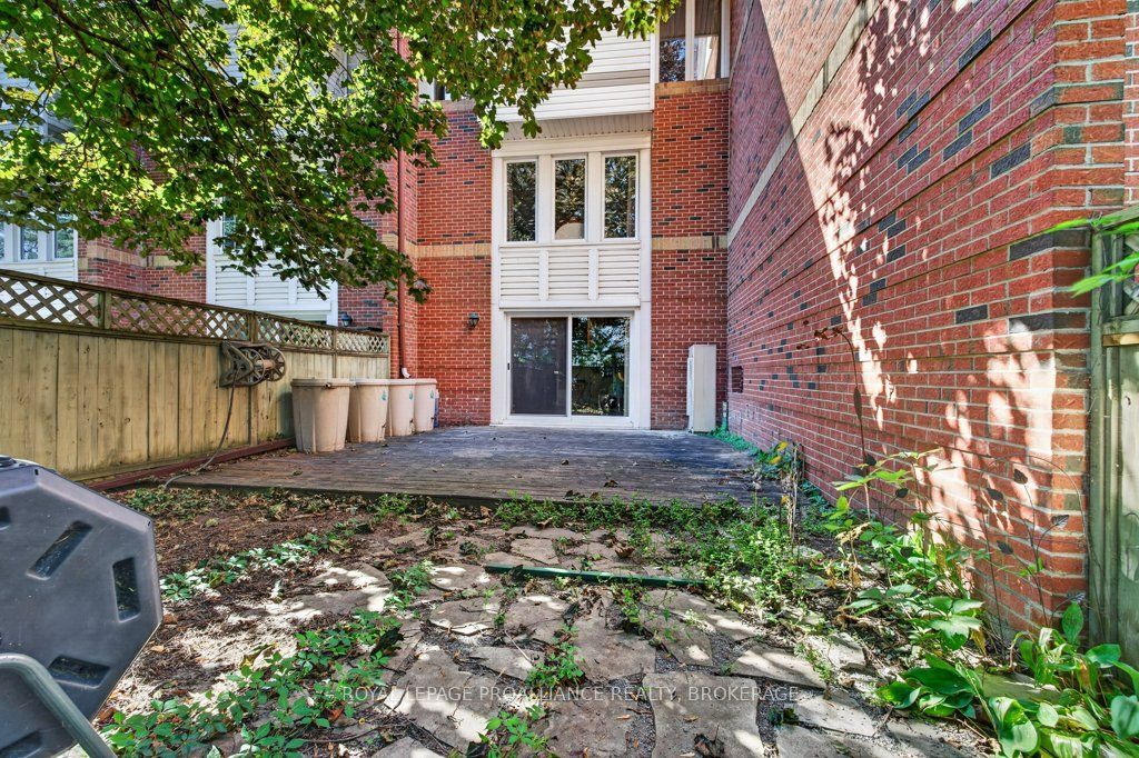 1 Place D'armes 39 Property Photo 32