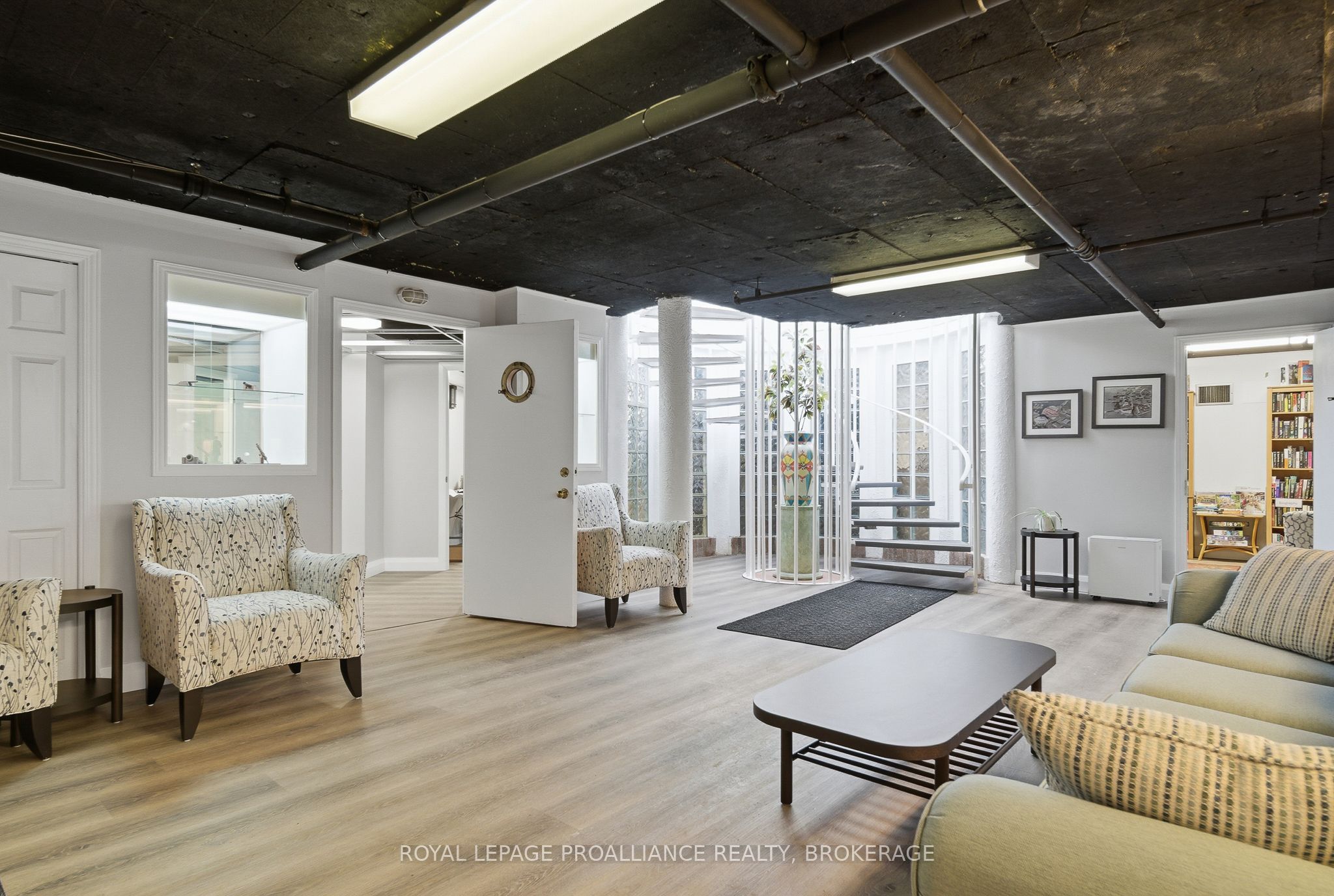 1 Place D'armes 39 Property Photo 40