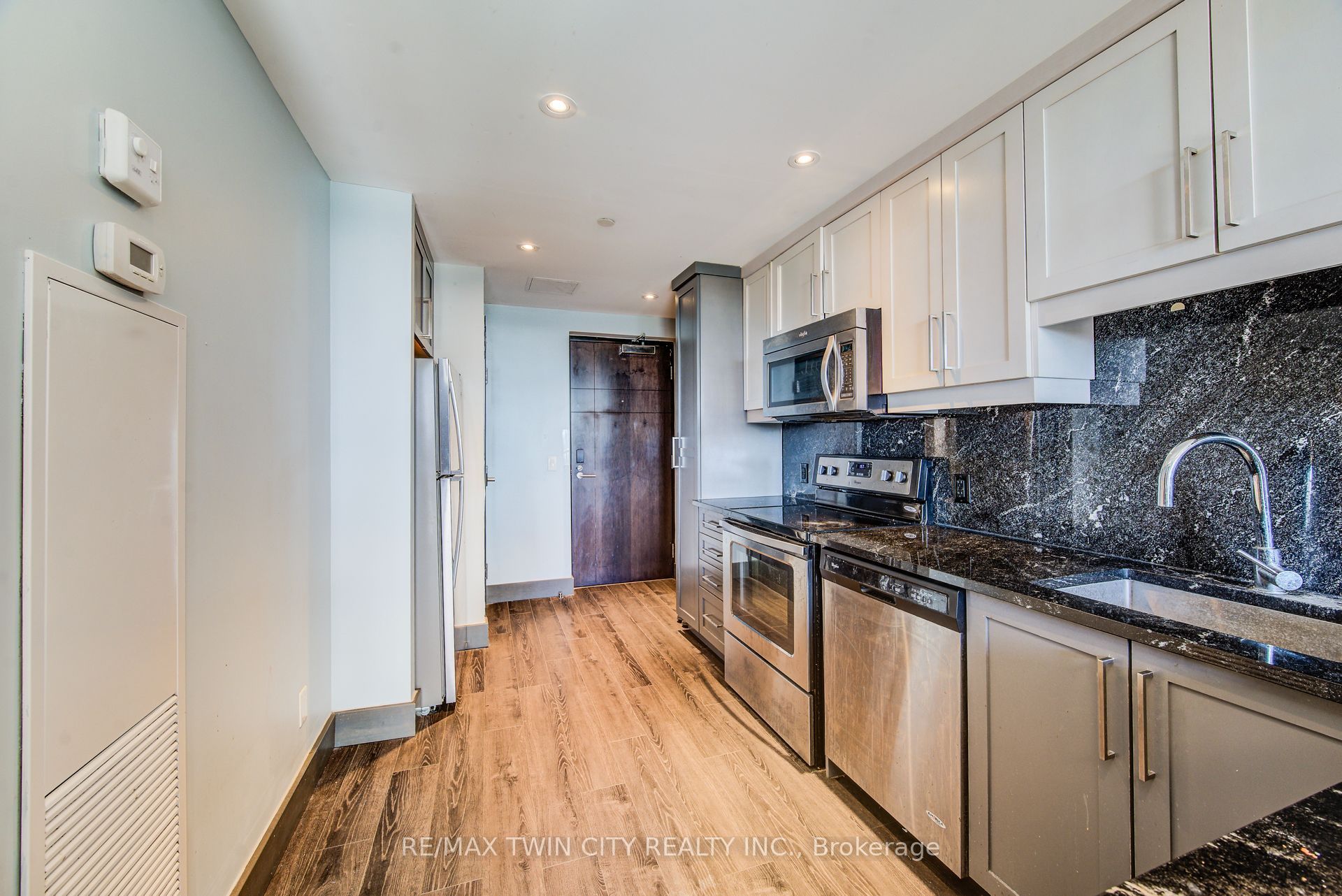 330 Phillip Street S704 Property Photo 5