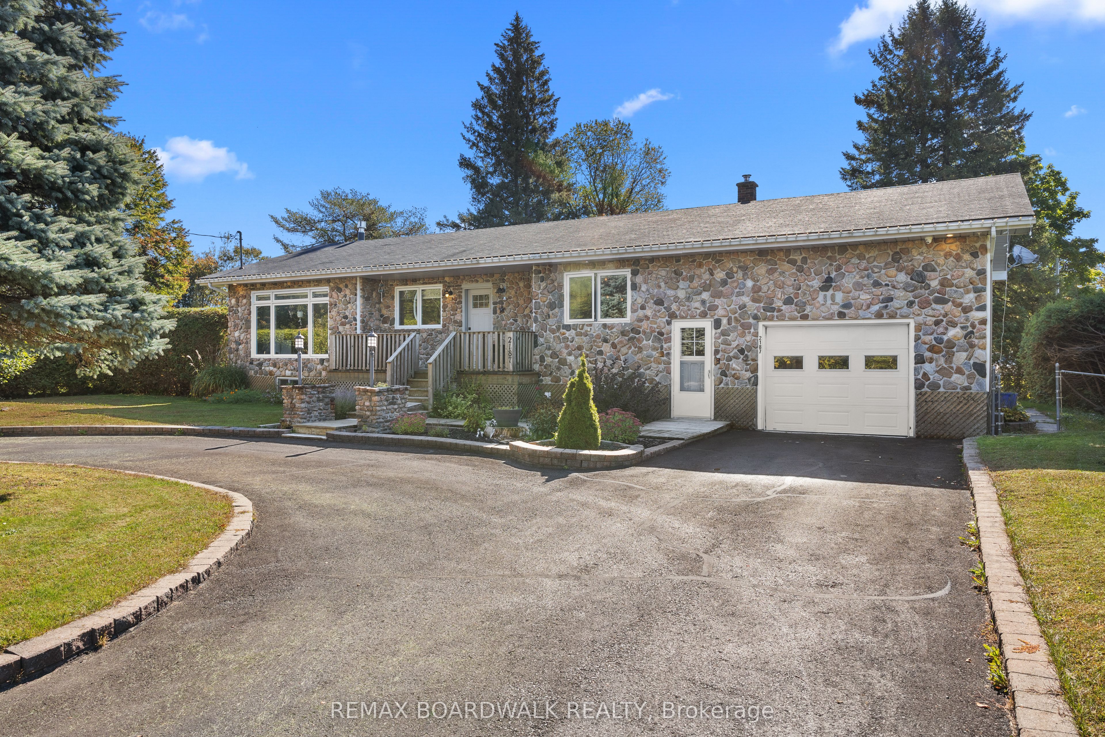2187 Des Pins Street Property Photo 1