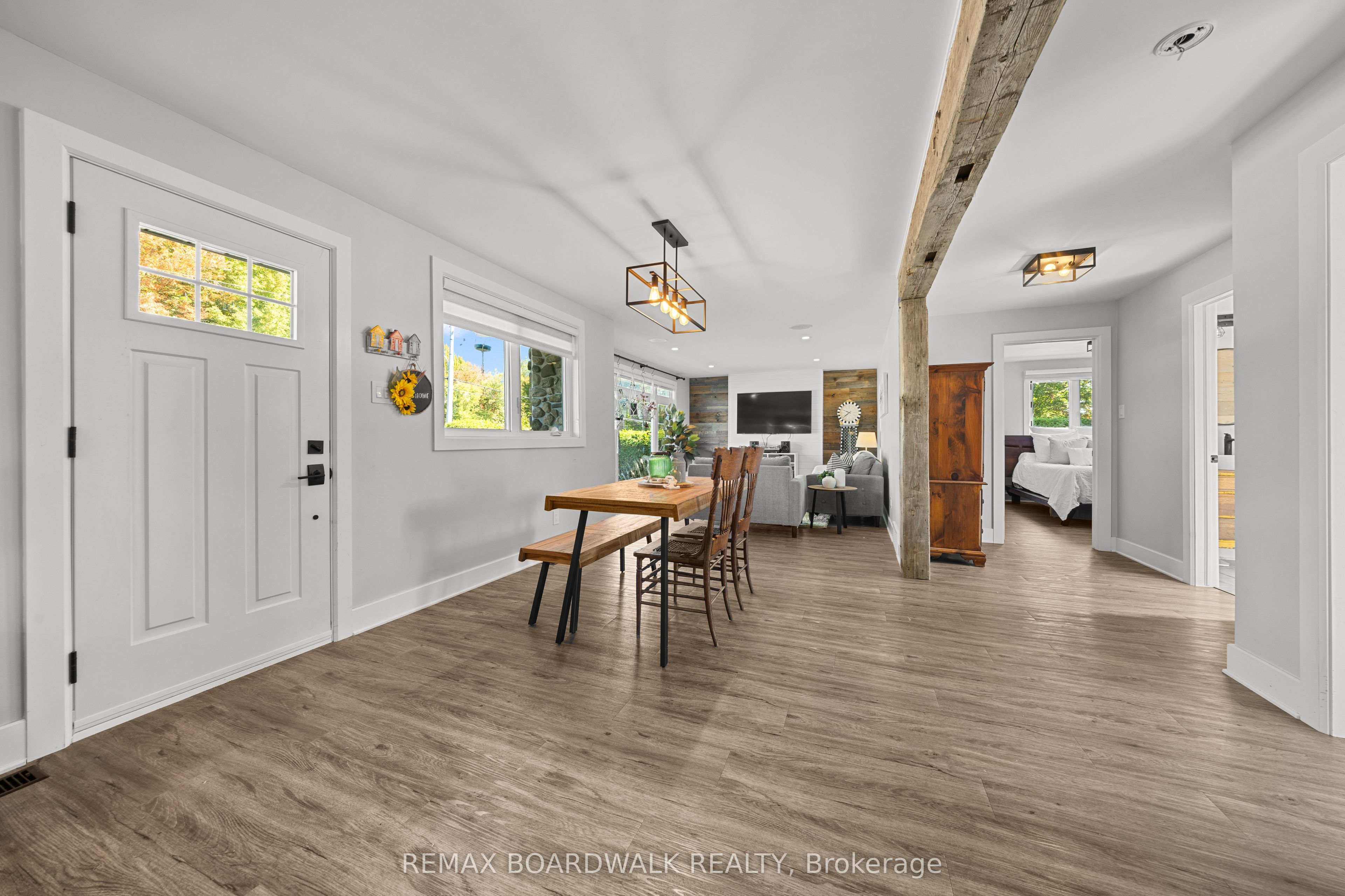 2187 Des Pins Street Property Photo 4