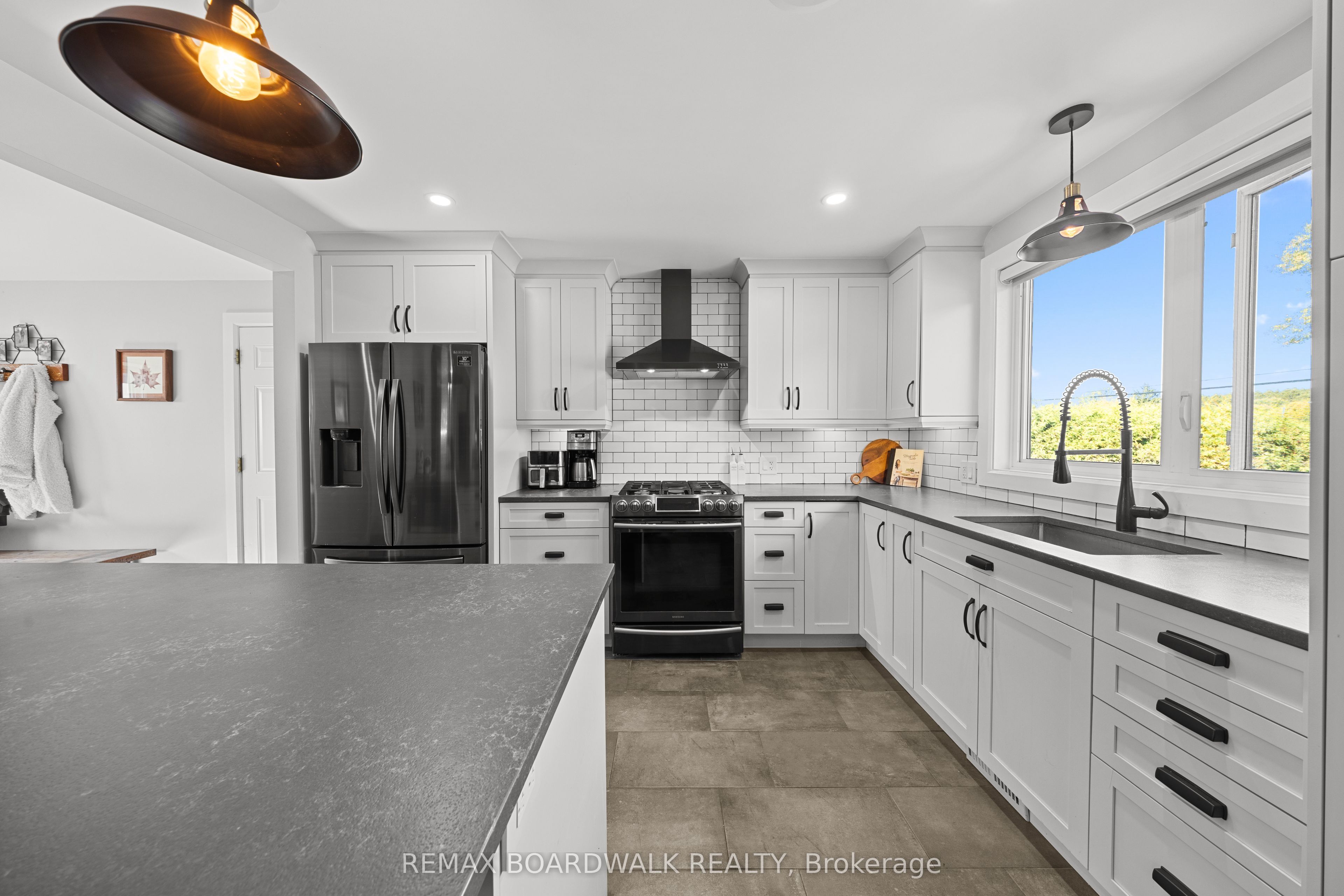 2187 Des Pins Street Property Photo 13