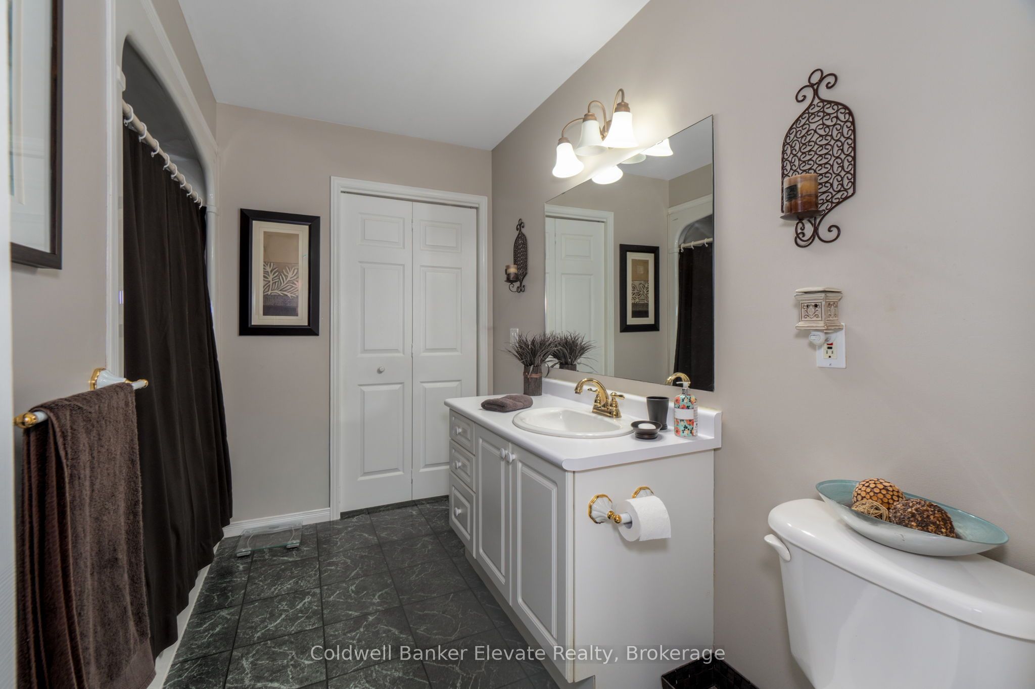 2705 Kingsway Drive 36 Property Photo 19