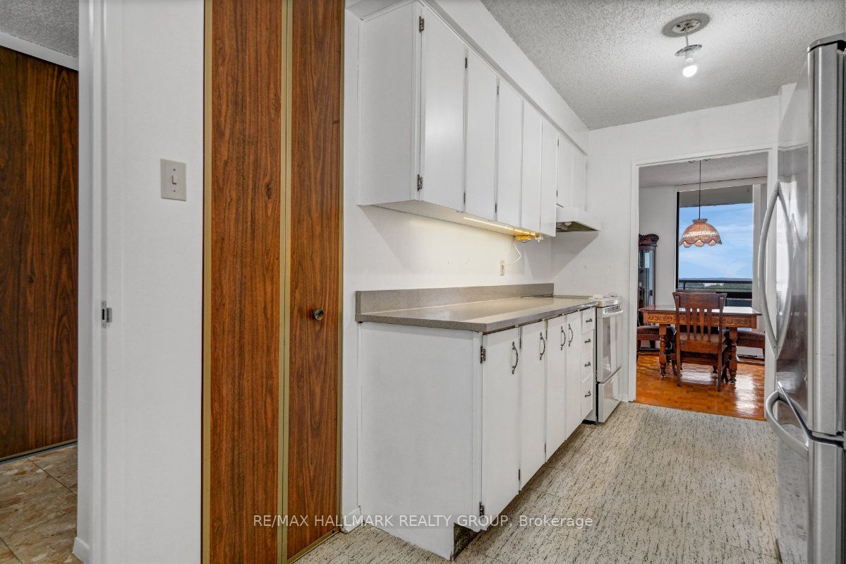 505 St Laurent Boulevard 2204 Property Photo 21
