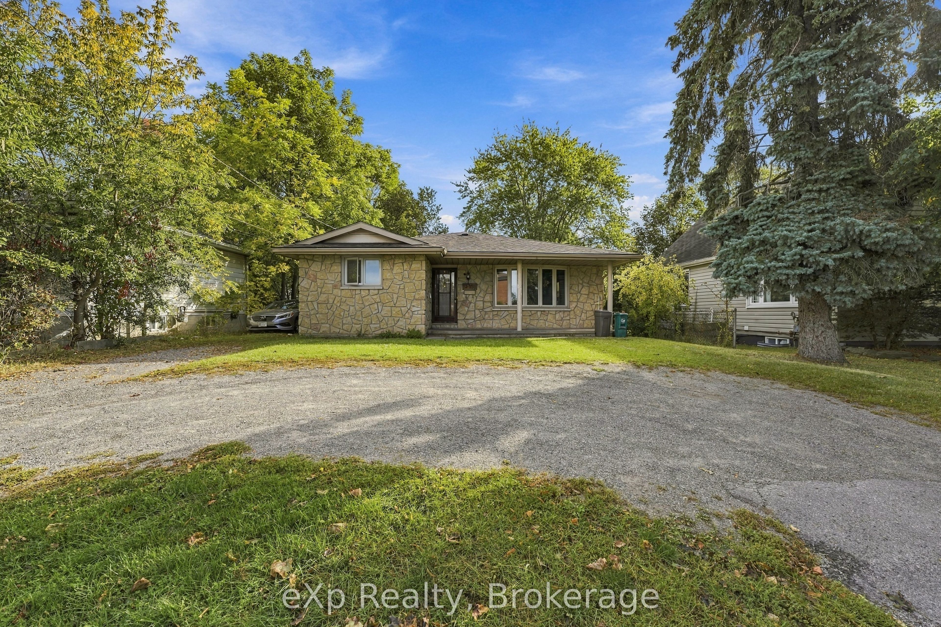 501 Sidney Street Property Photo 2