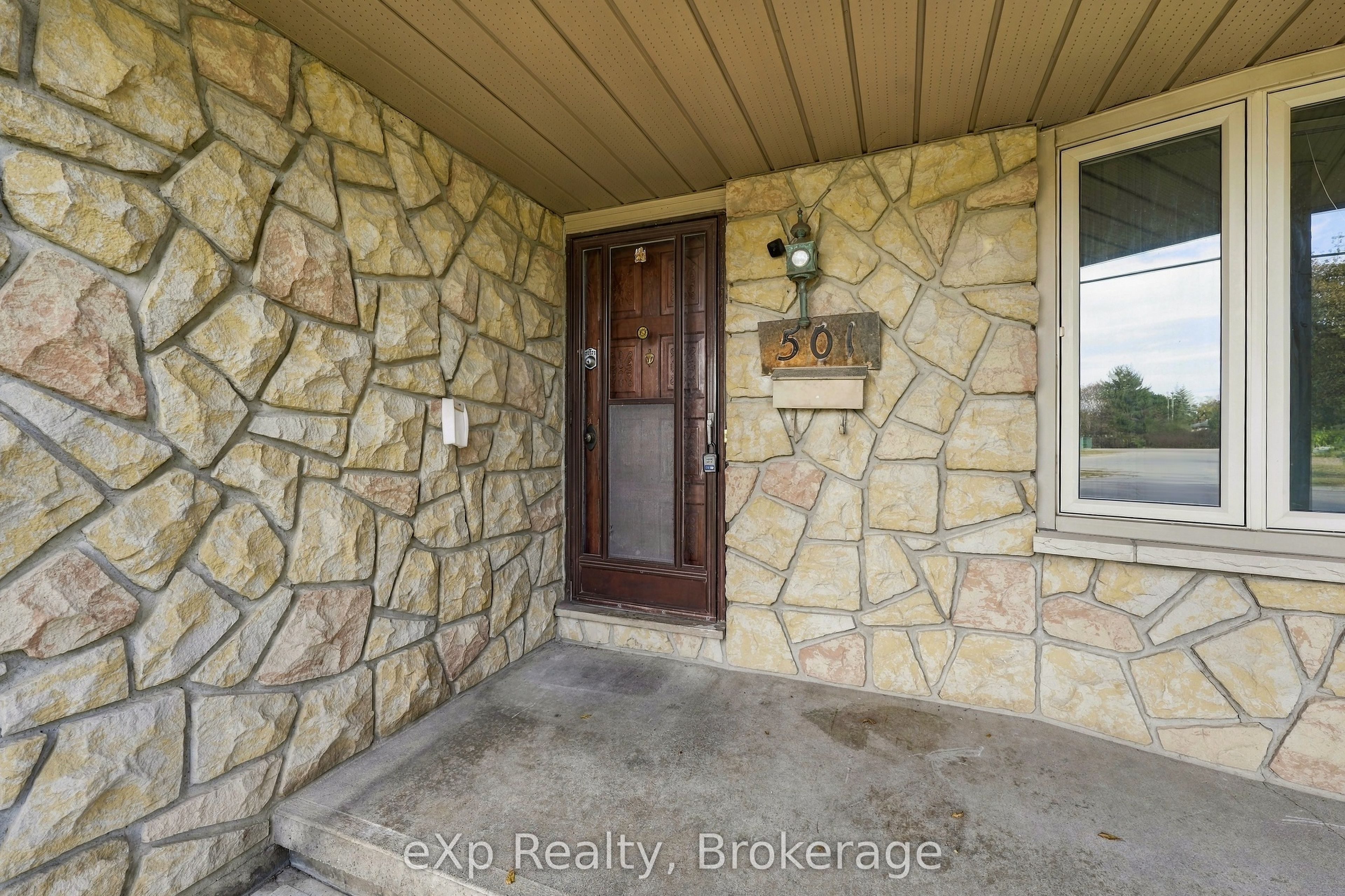 501 Sidney Street Property Photo 4