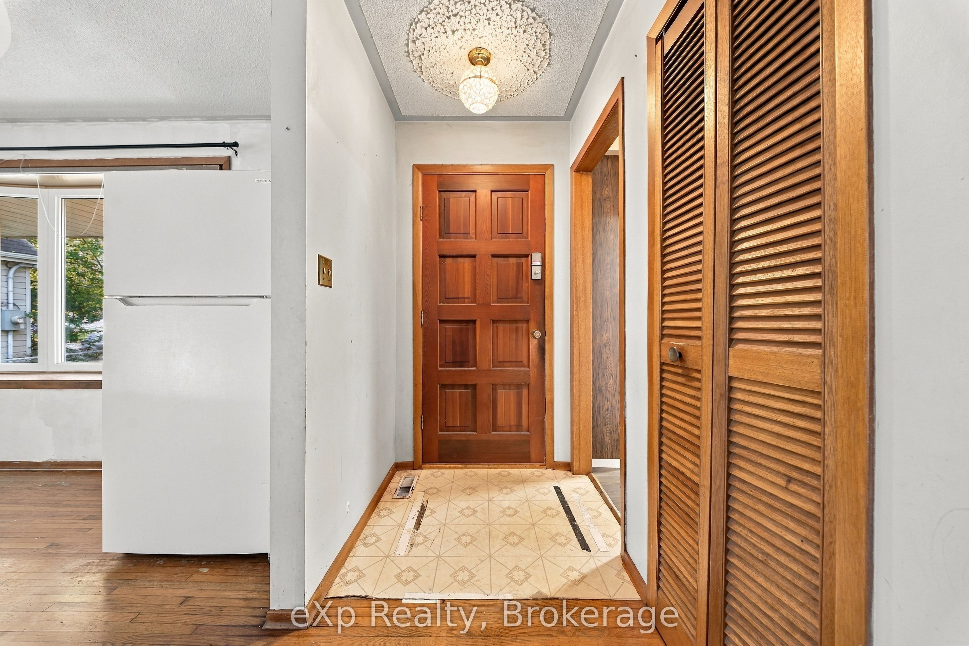 501 Sidney Street Property Photo 5