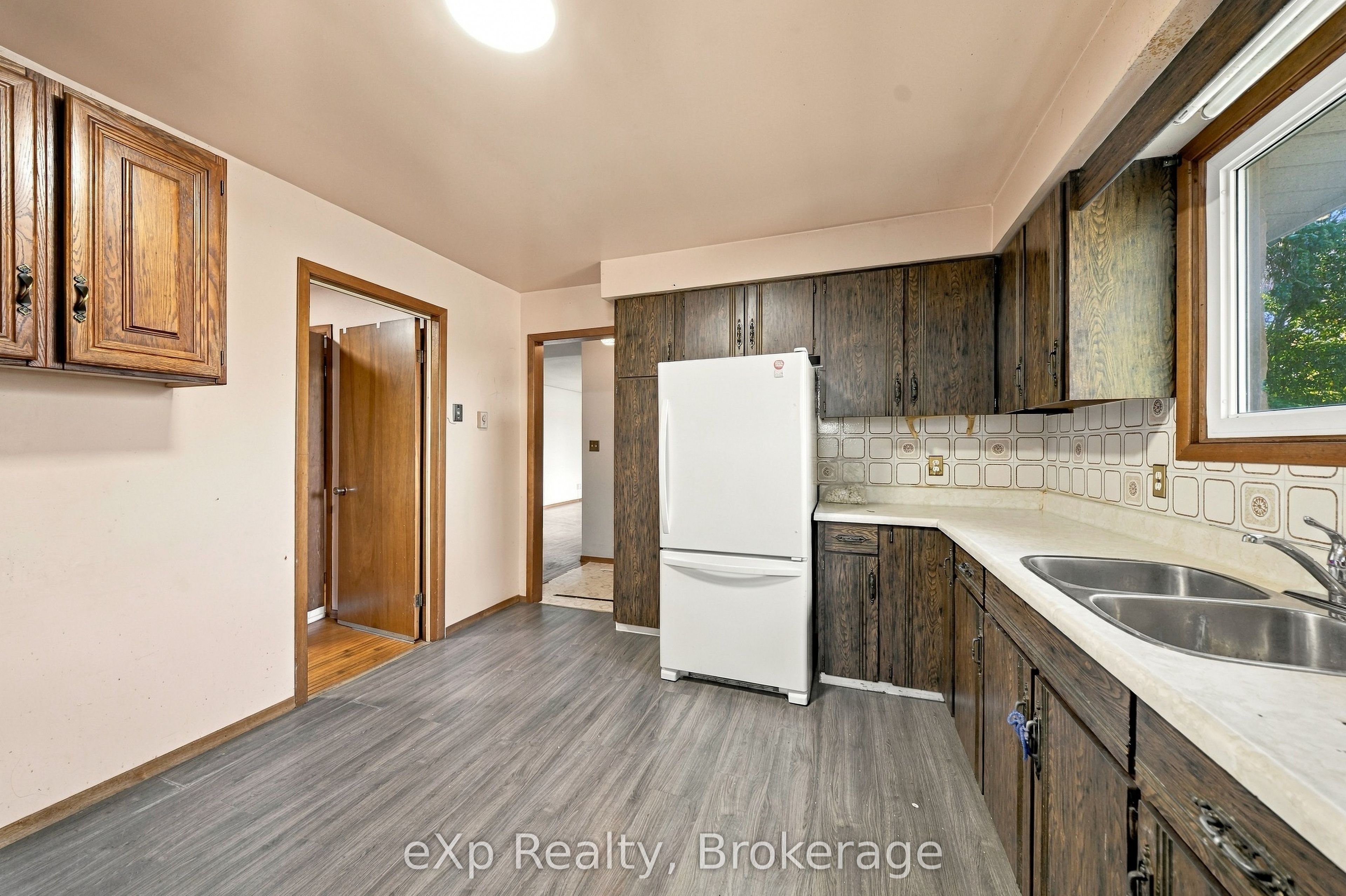 501 Sidney Street Property Photo 10