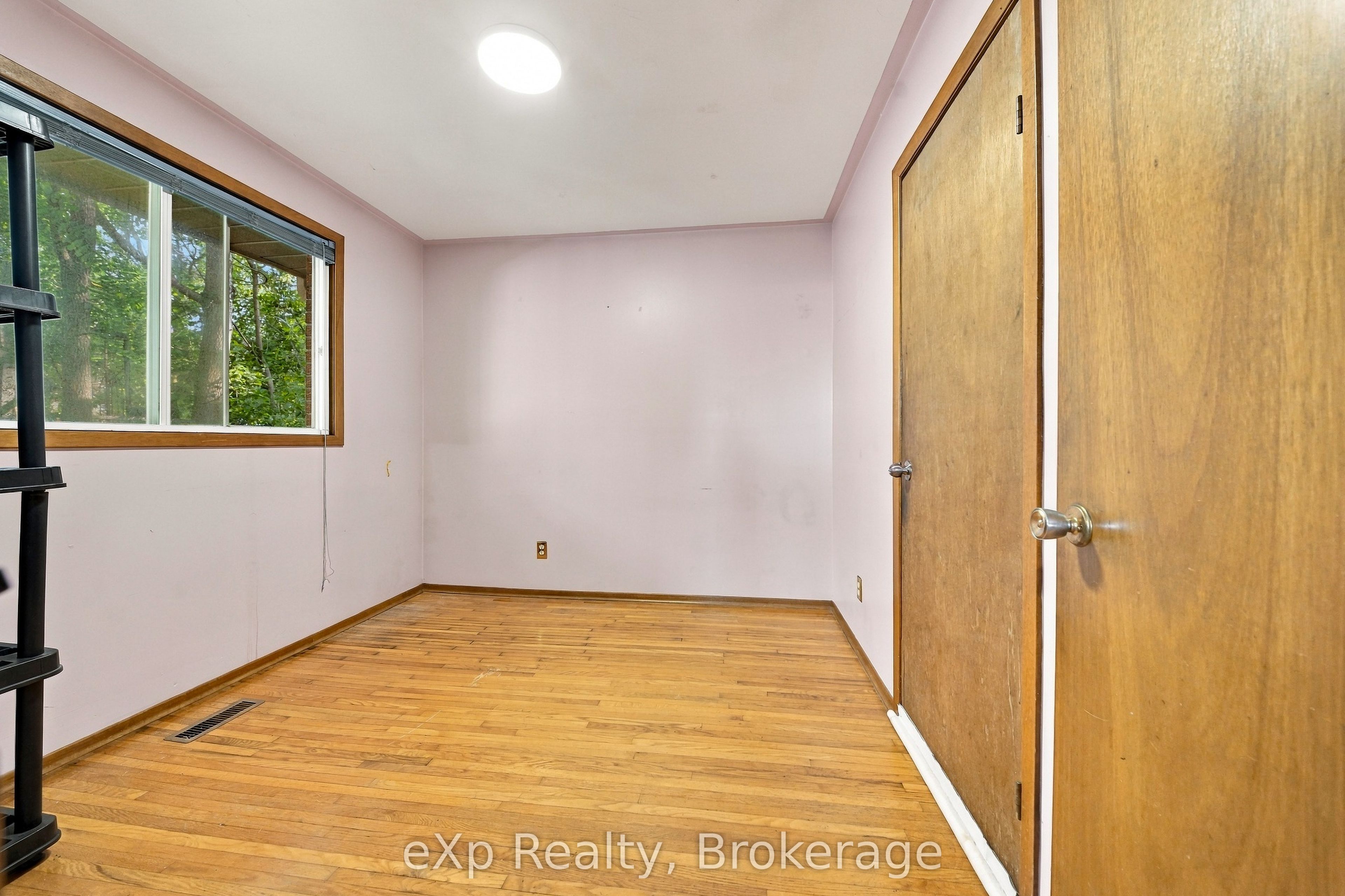 501 Sidney Street Property Photo 11