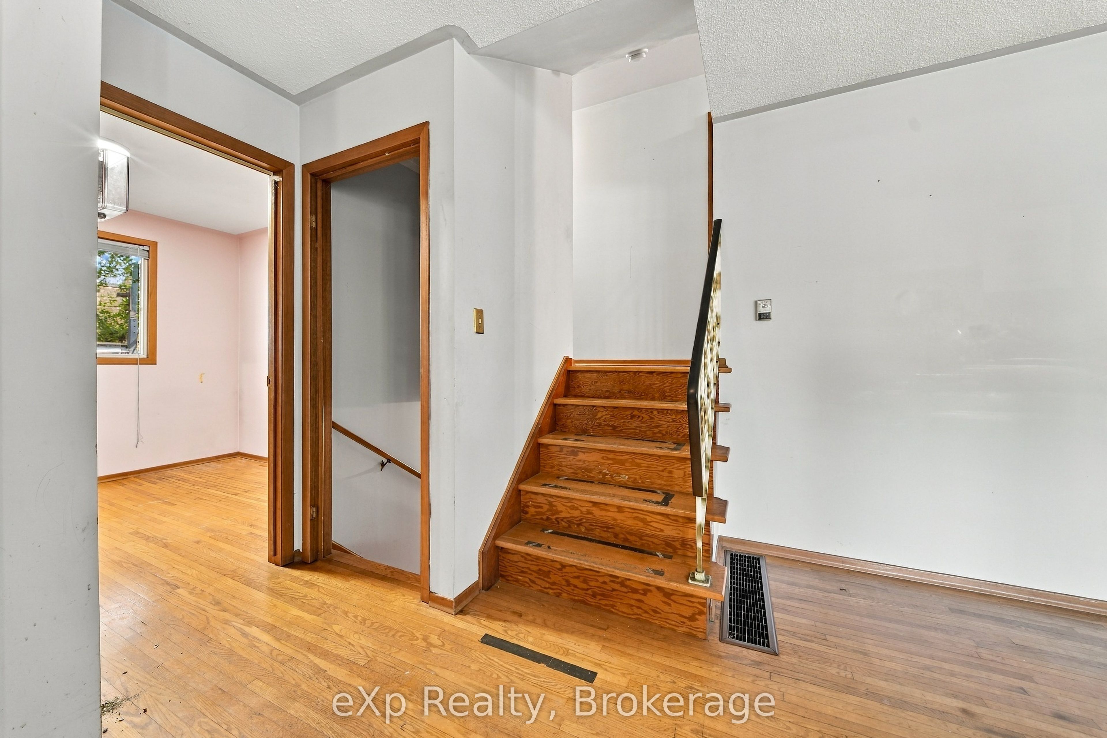 501 Sidney Street Property Photo 13