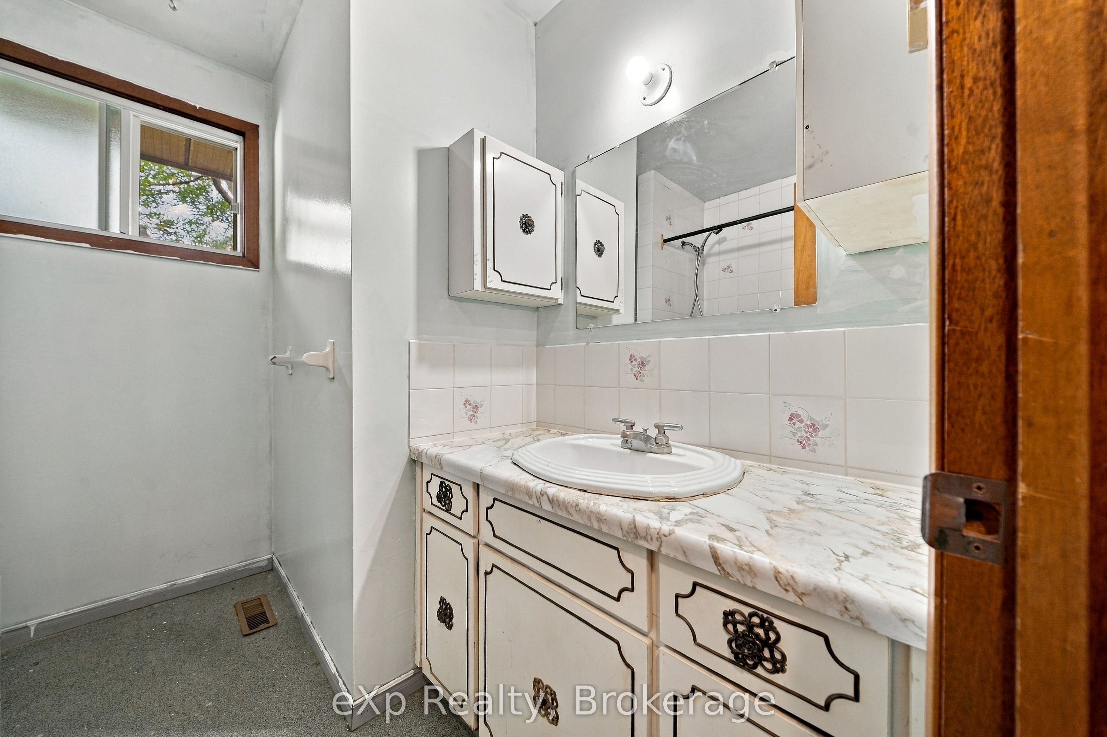 501 Sidney Street Property Photo 14