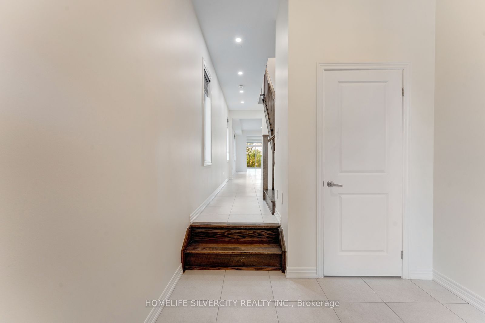 210 Broadacre Drive Property Photo 4