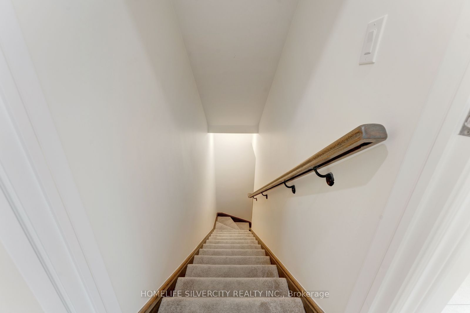 210 Broadacre Drive Property Photo 13