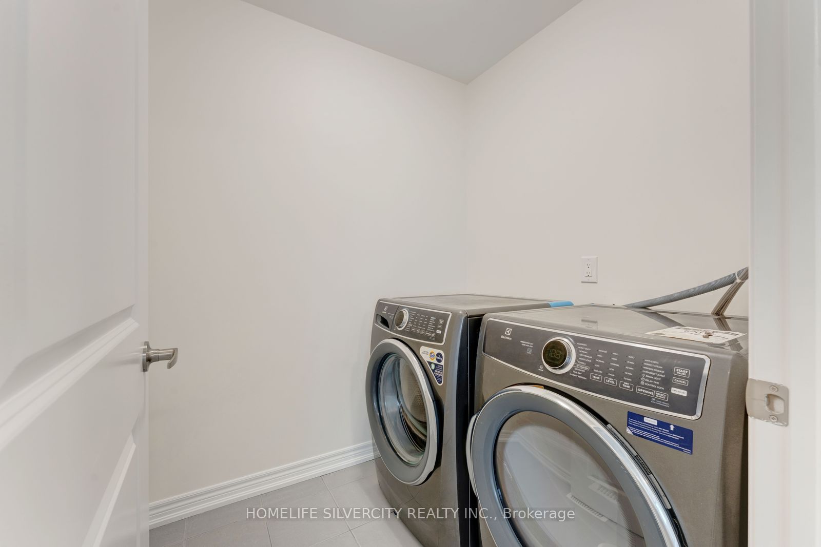 210 Broadacre Drive Property Photo 27