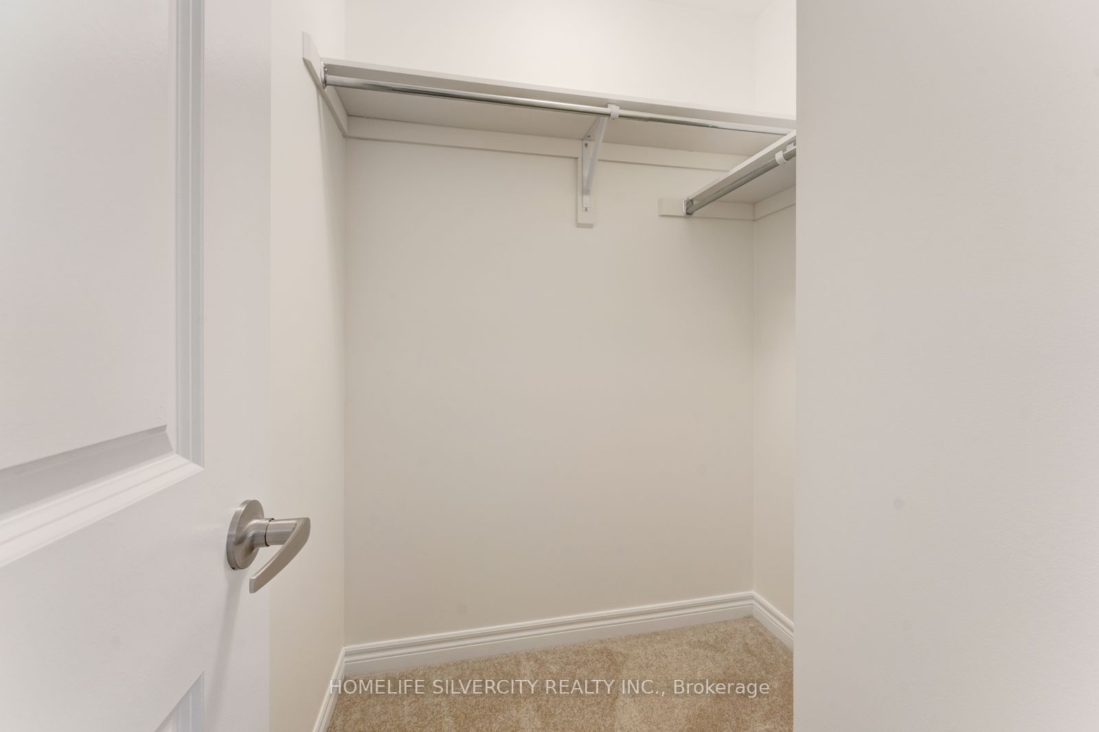 210 Broadacre Drive Property Photo 32