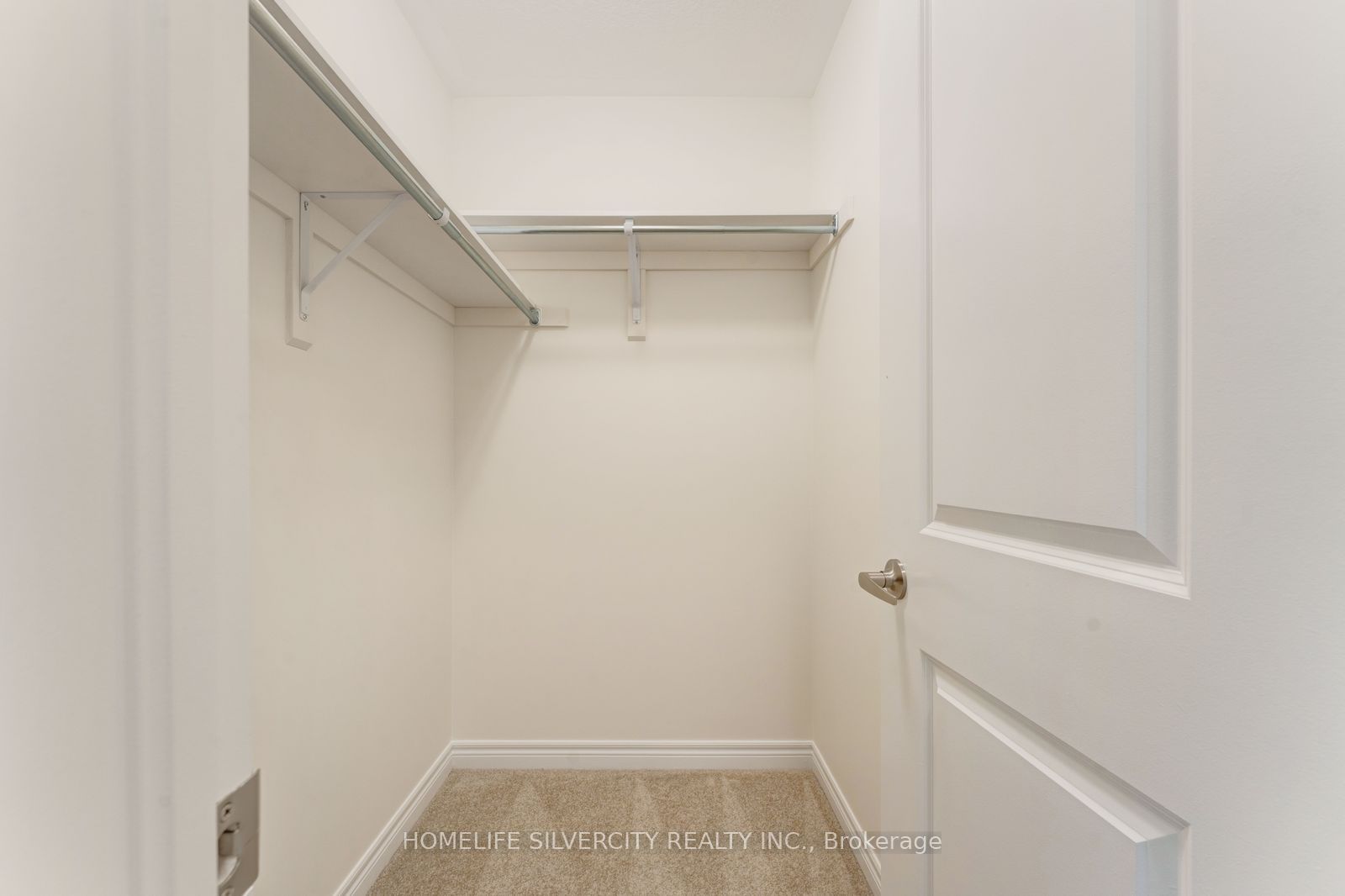 210 Broadacre Drive Property Photo 33