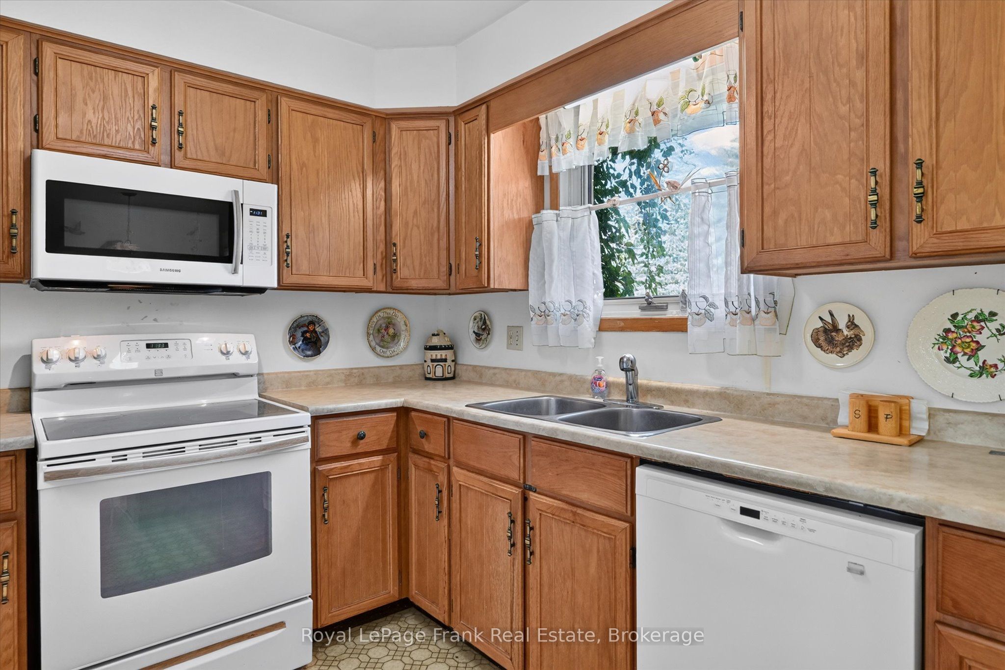 87 Oakwood Crescent Property Photo 12