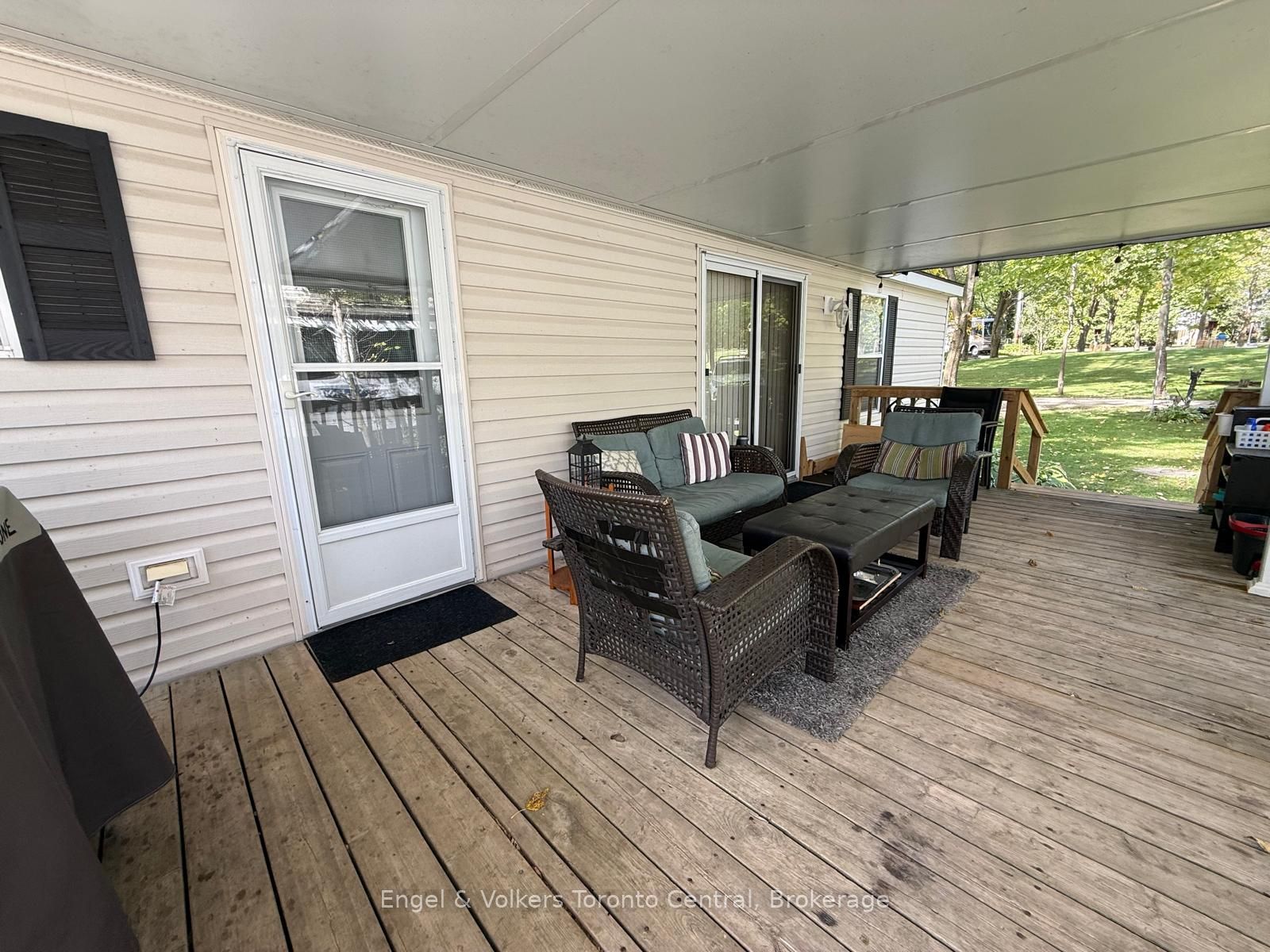 7489 Sideroad 5 E W 39 Property Photo 7