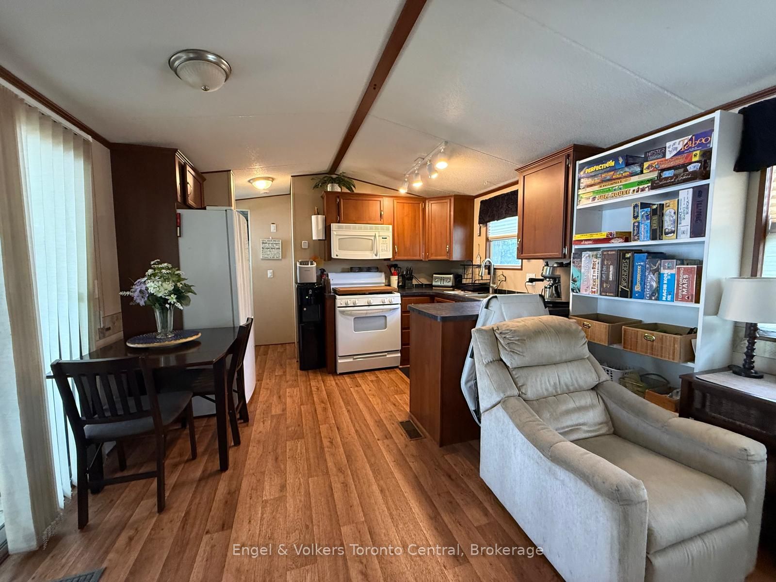 7489 Sideroad 5 E W 39 Property Photo 12
