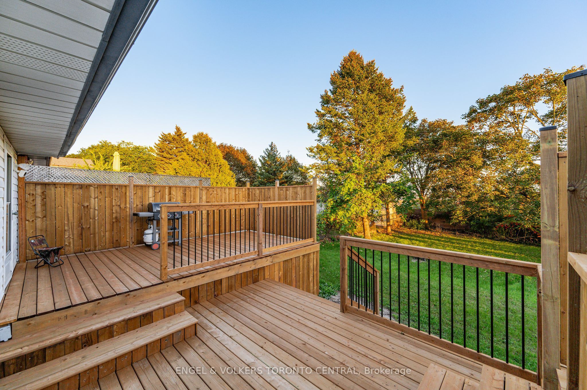 121 Southwood Drive Property Photo 4