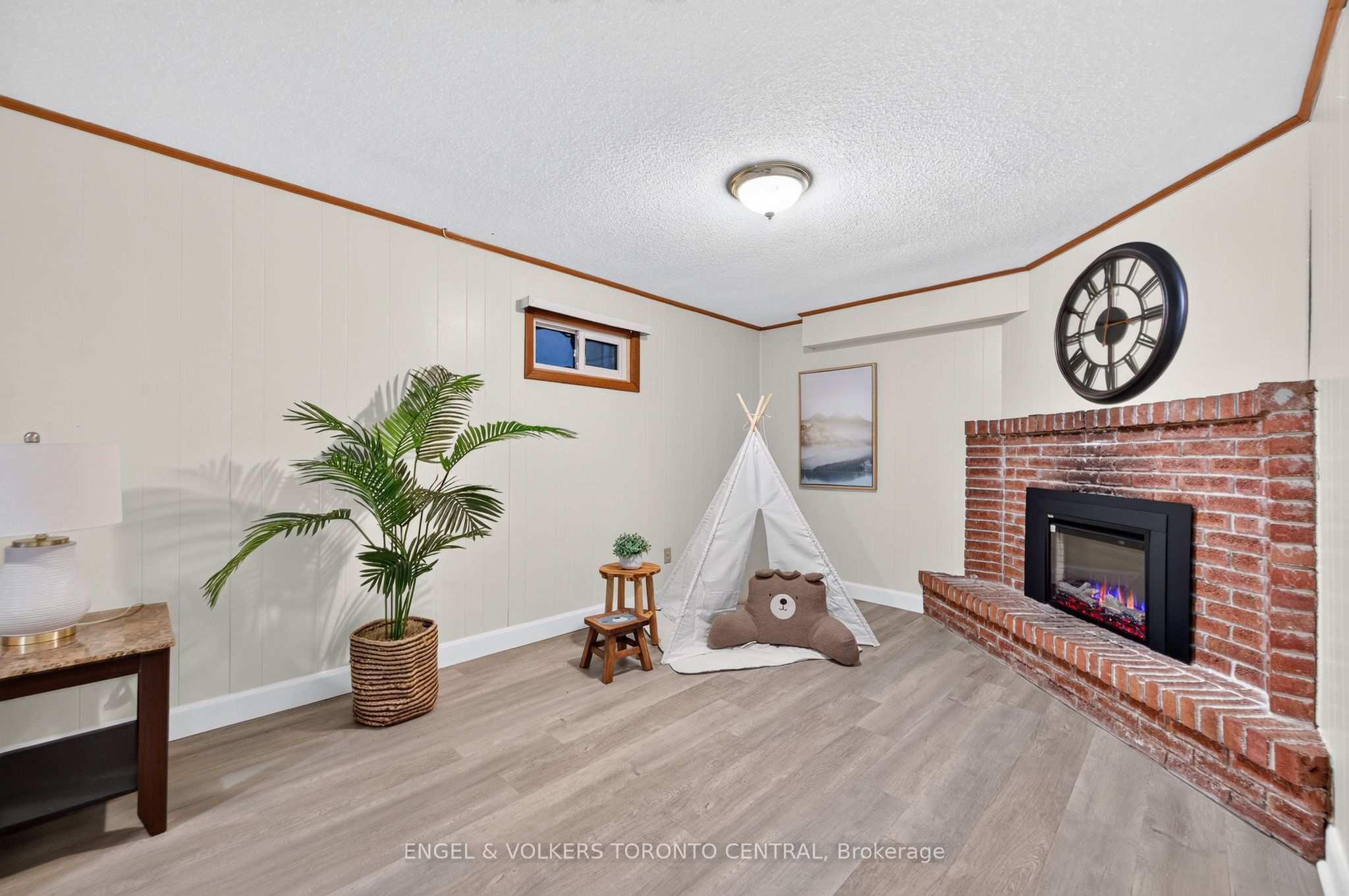 121 Southwood Drive Property Photo 32