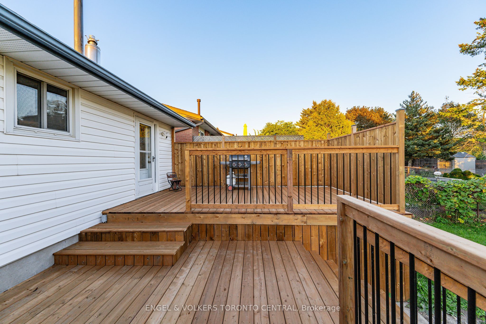 121 Southwood Drive Property Photo 43