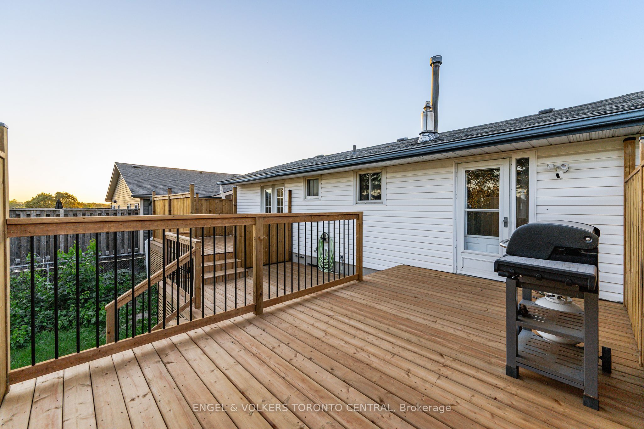 121 Southwood Drive Property Photo 45