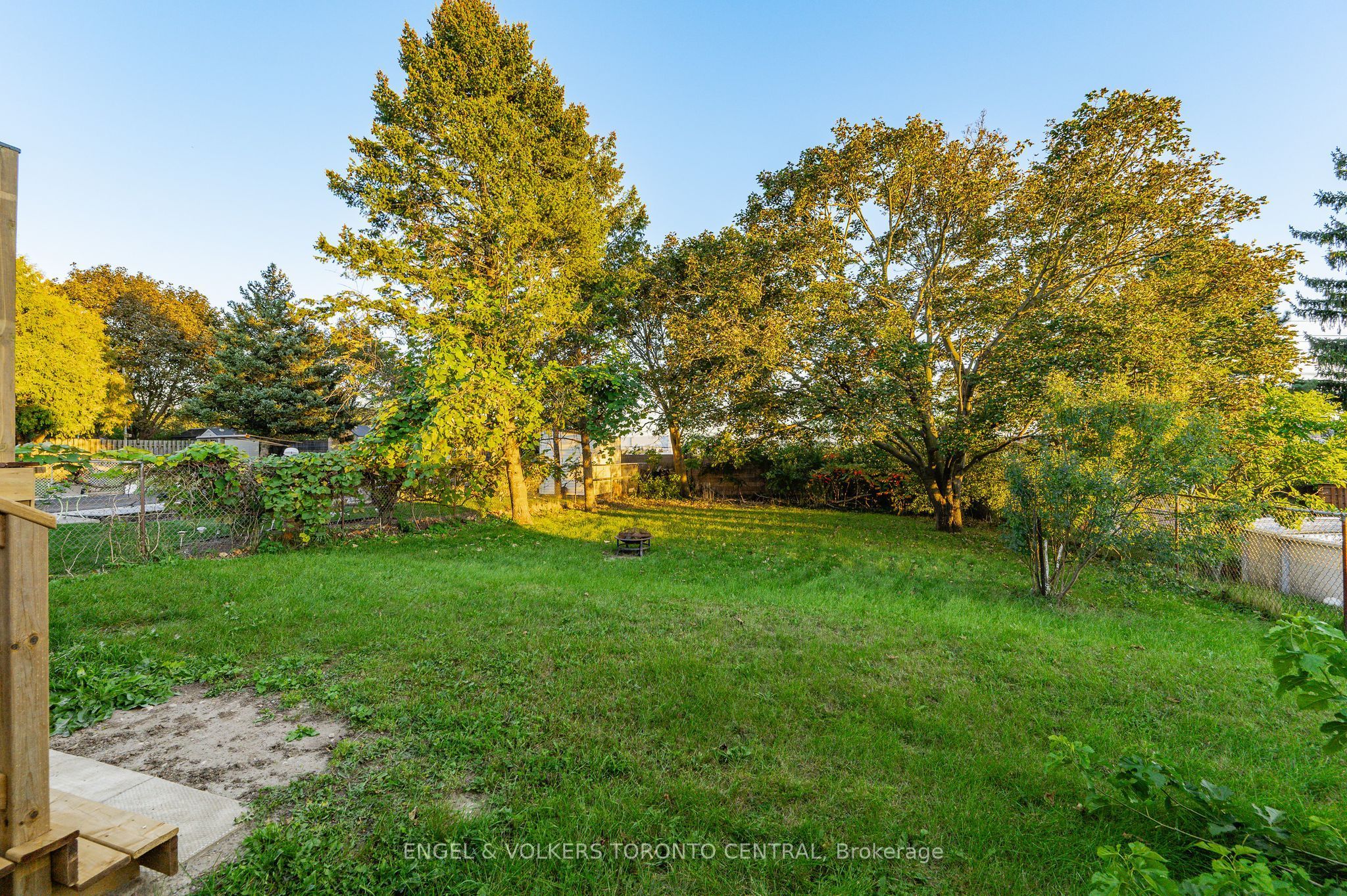121 Southwood Drive Property Photo 47