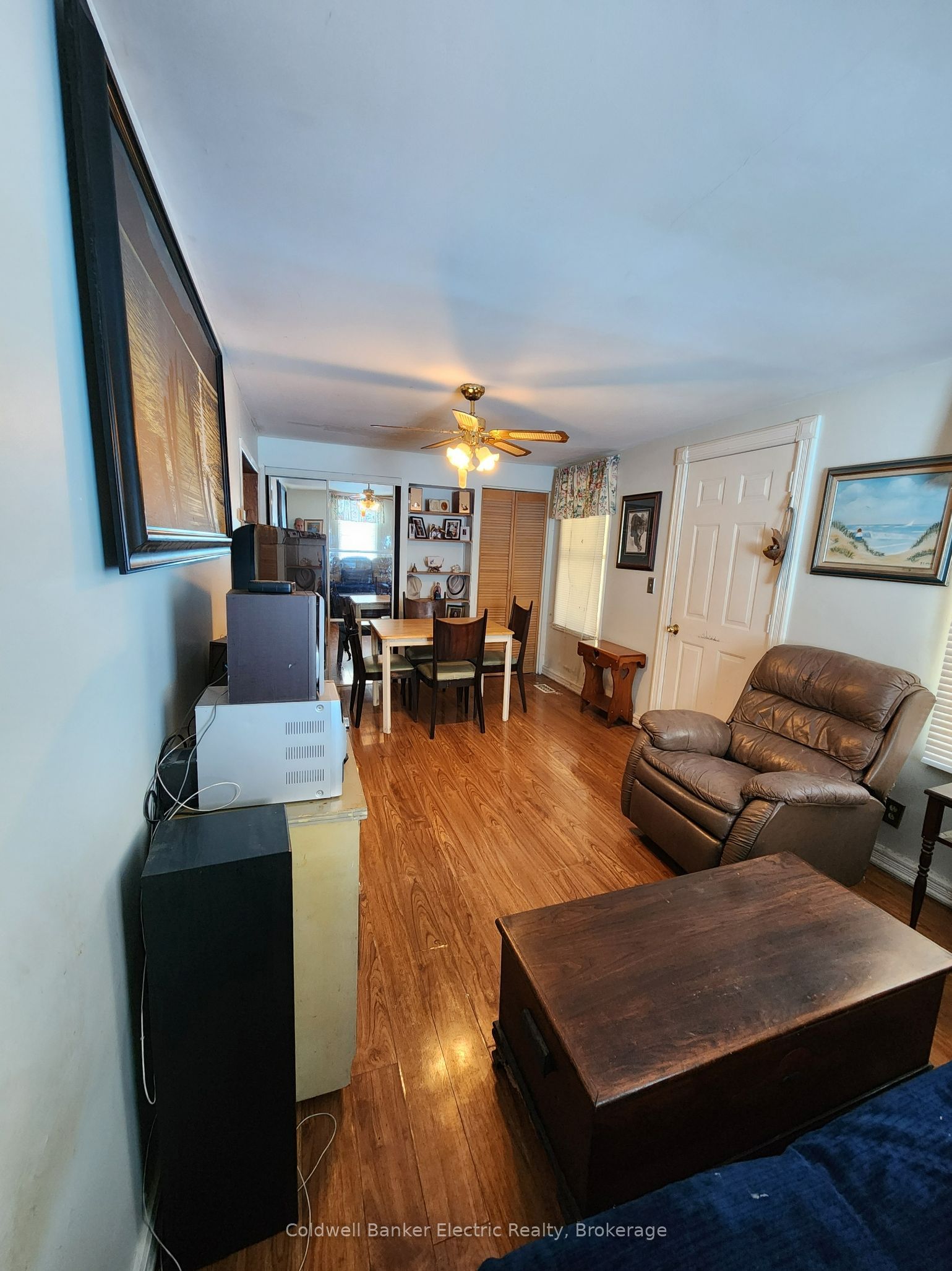 24 Victoria Street E Property Photo 4